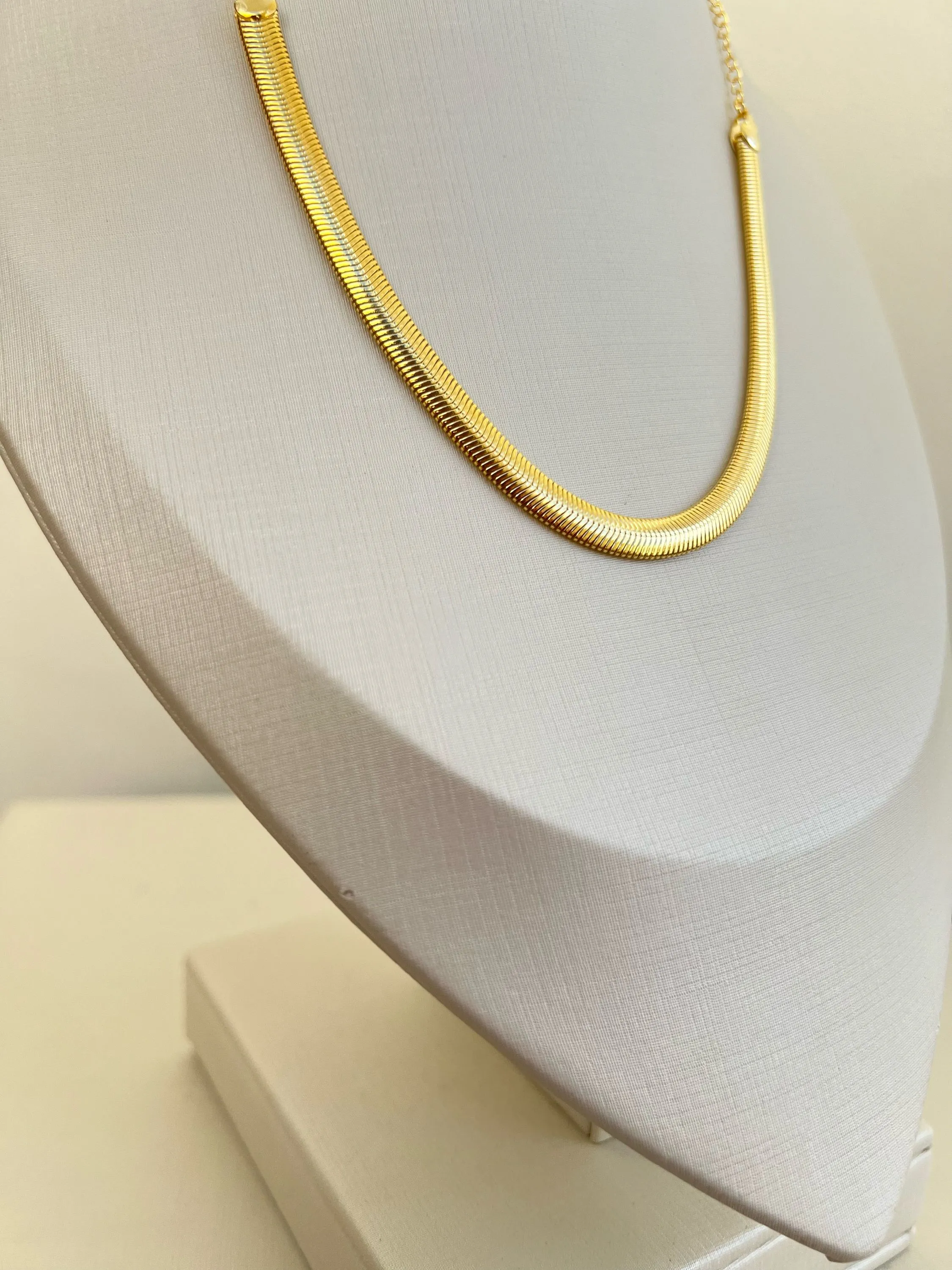 Choker modelo manta