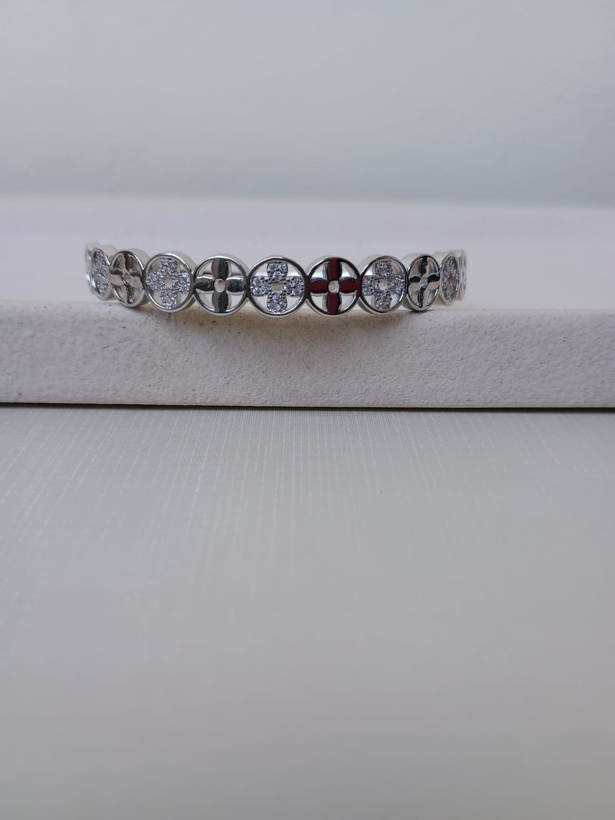 Bracelete prata cravejado