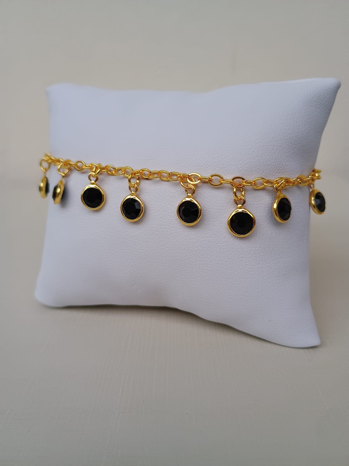 Pulseira com zircônias pretas