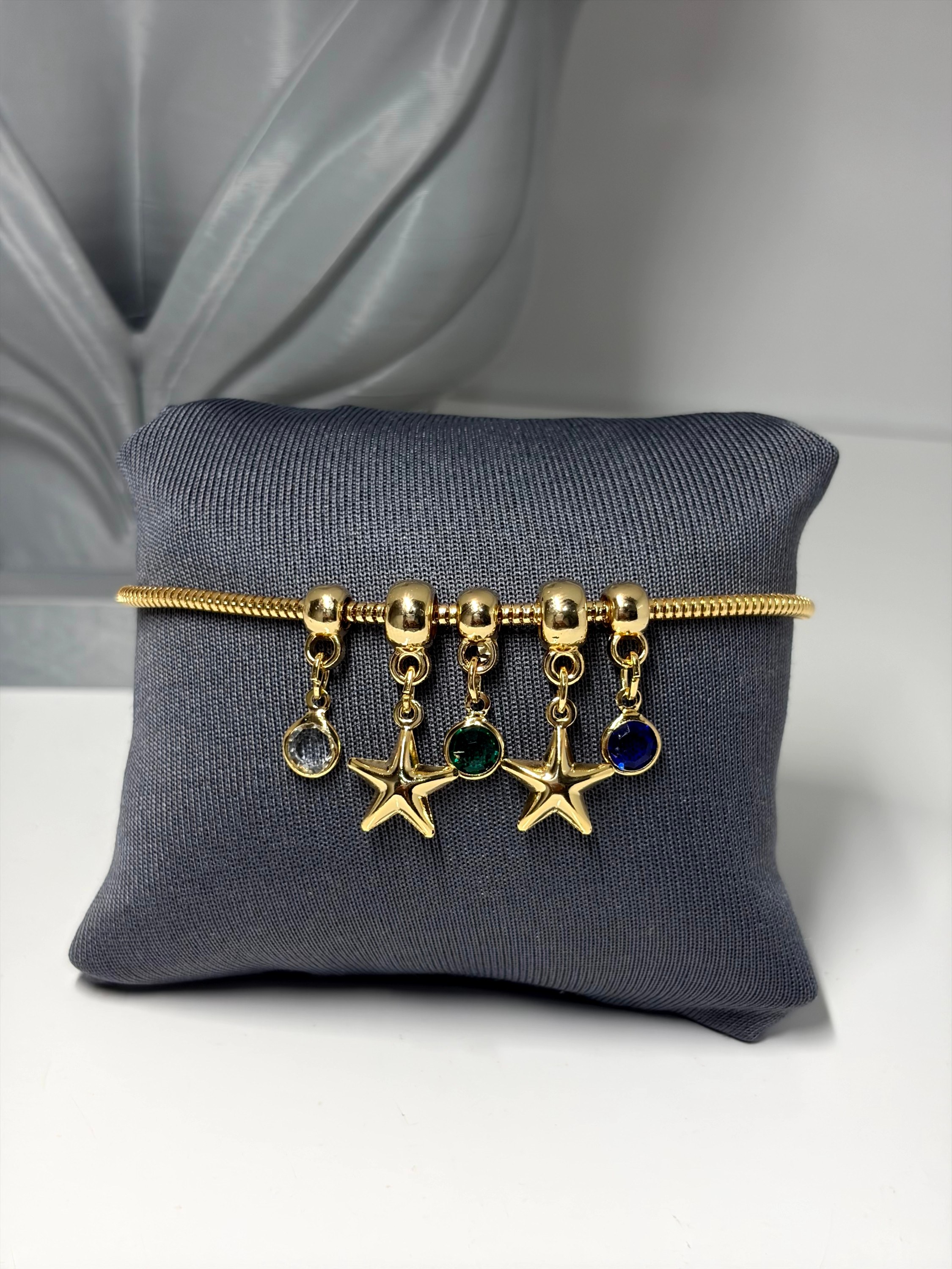 Pulseira com estrelas