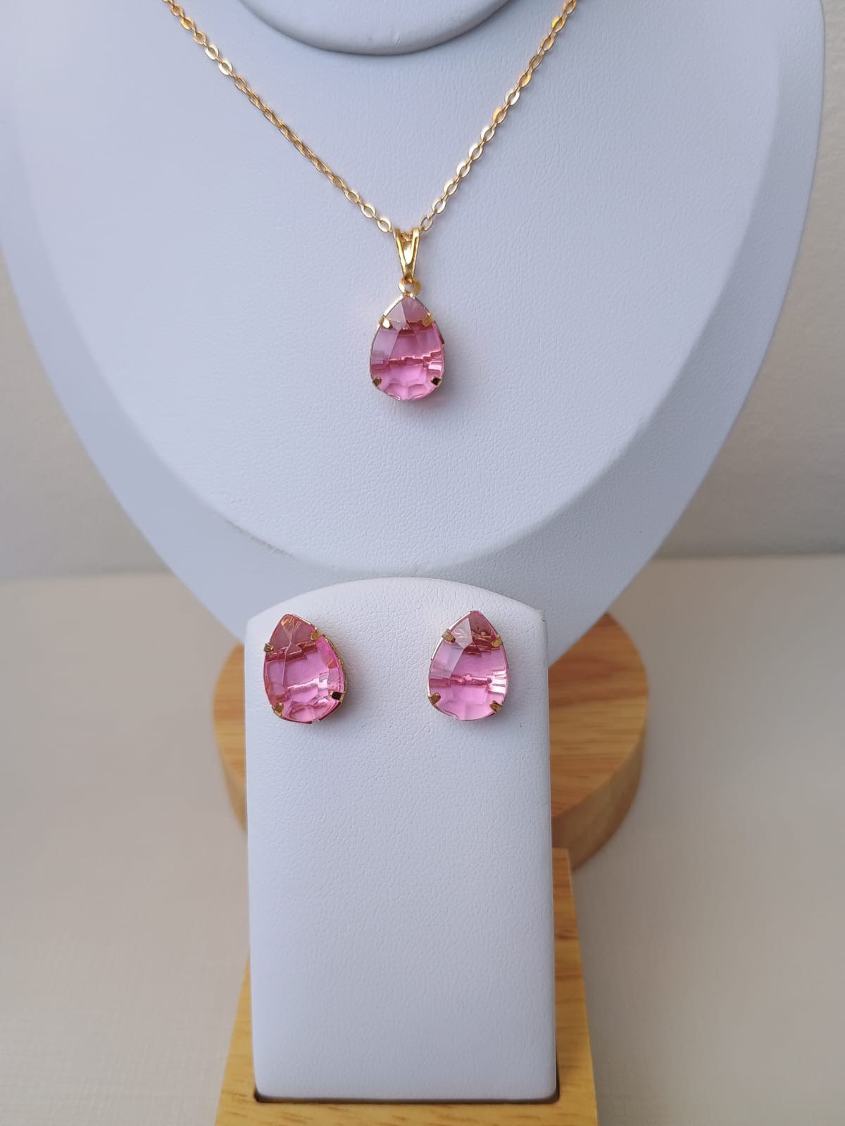 Conjunto dourado gota rosa