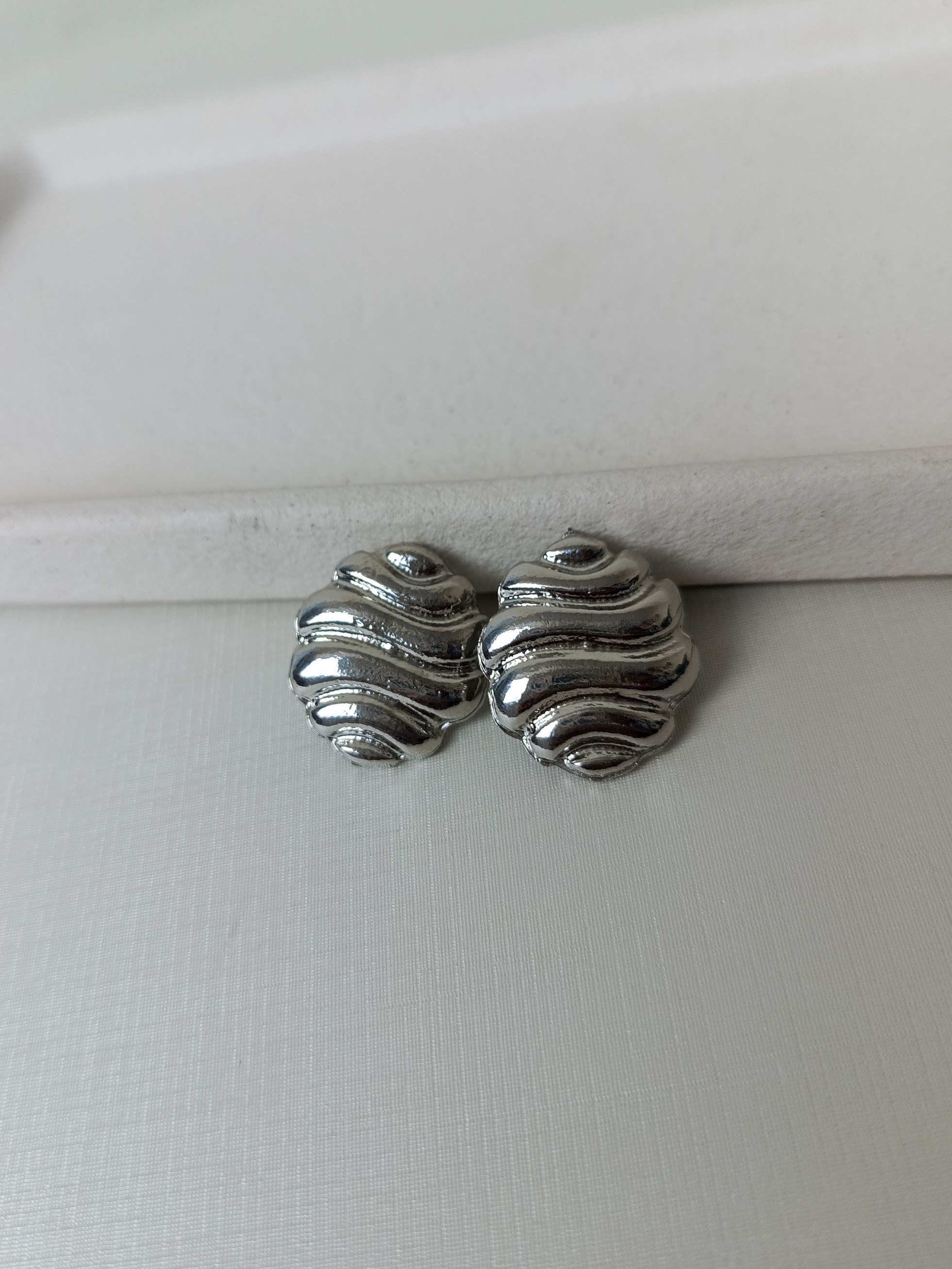 Brinco prata texturizado