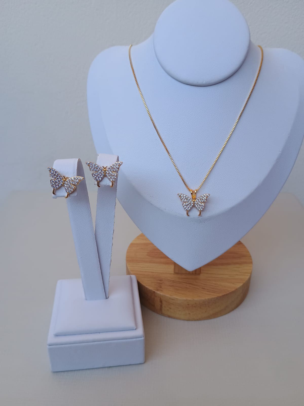 Conjunto de borboleta com zircônias