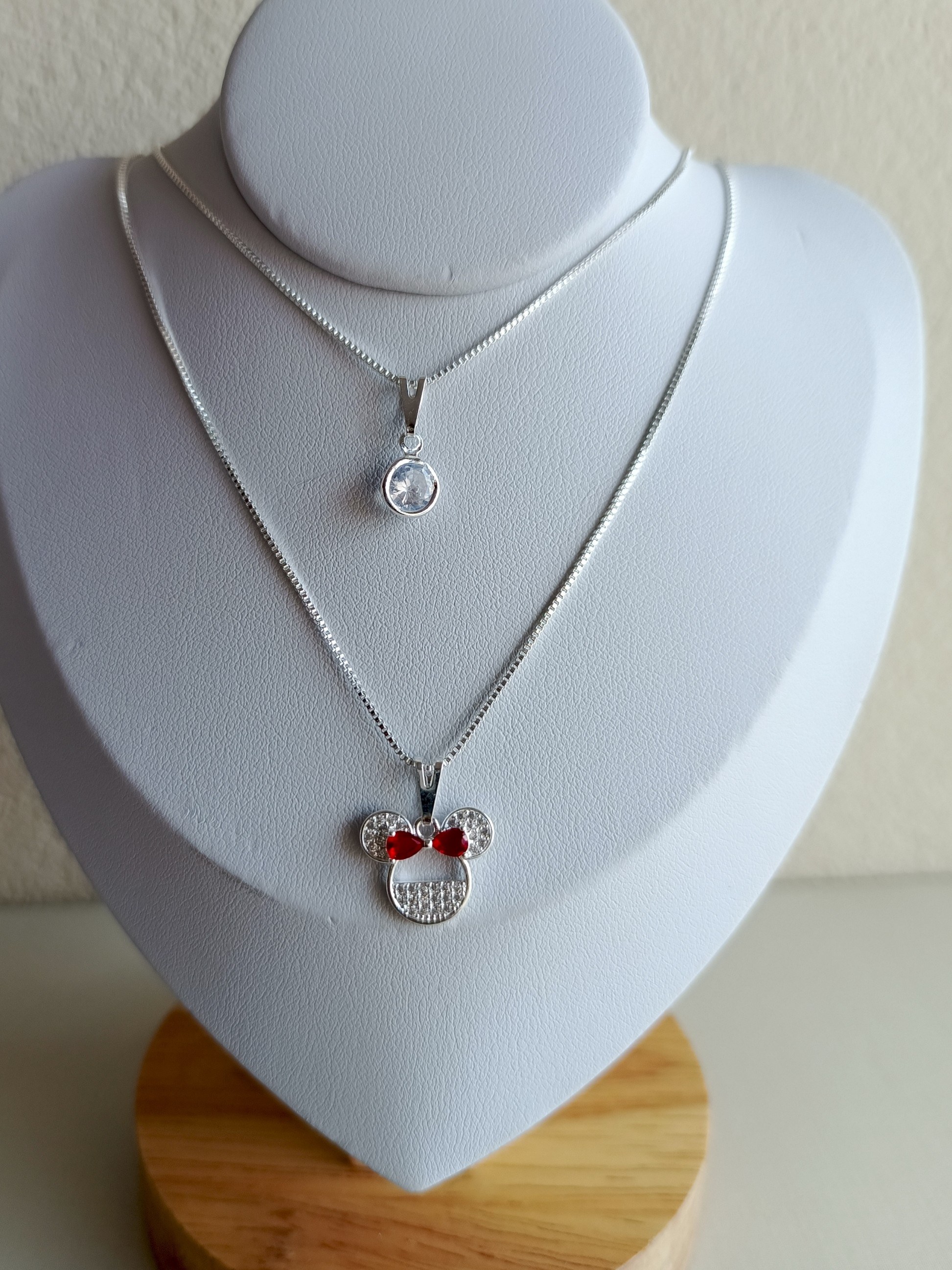 Colar duplo Minnie cravejado com zircônia