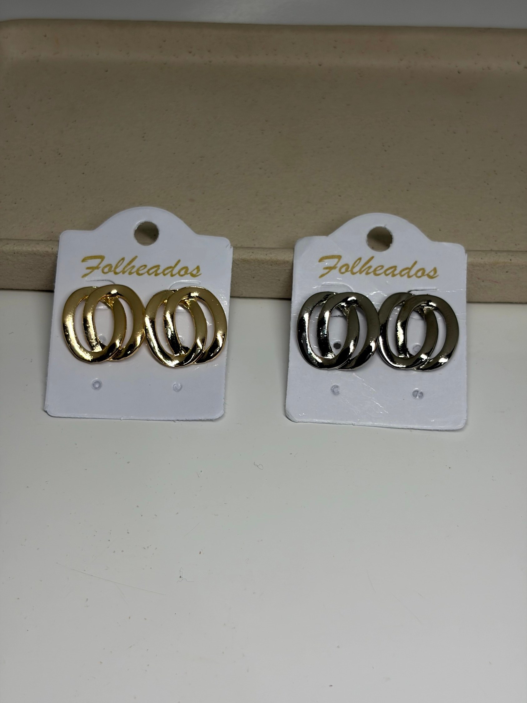 Brincos entrelaçado