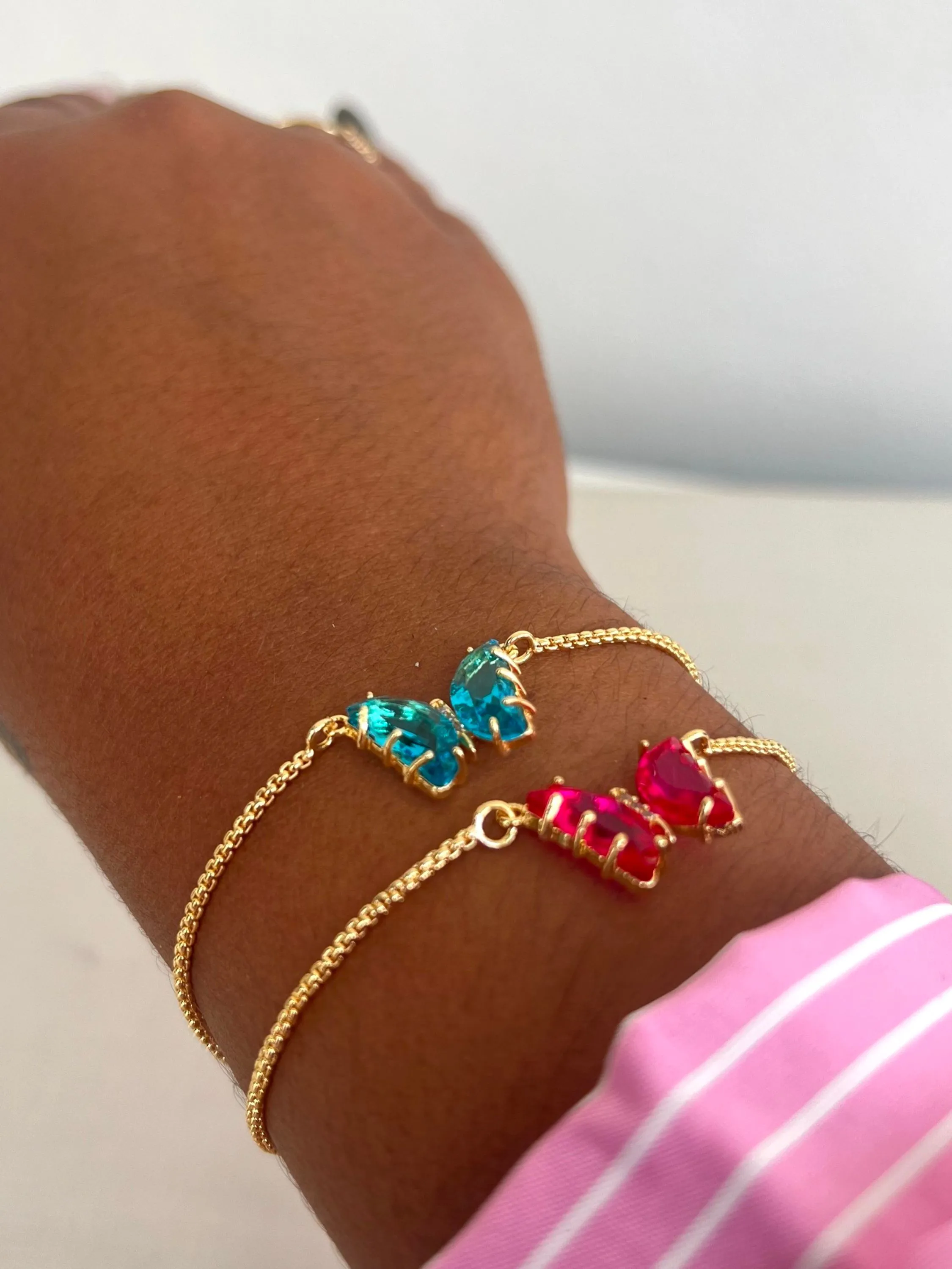 Pulseira modelo gravatinha borboleta
