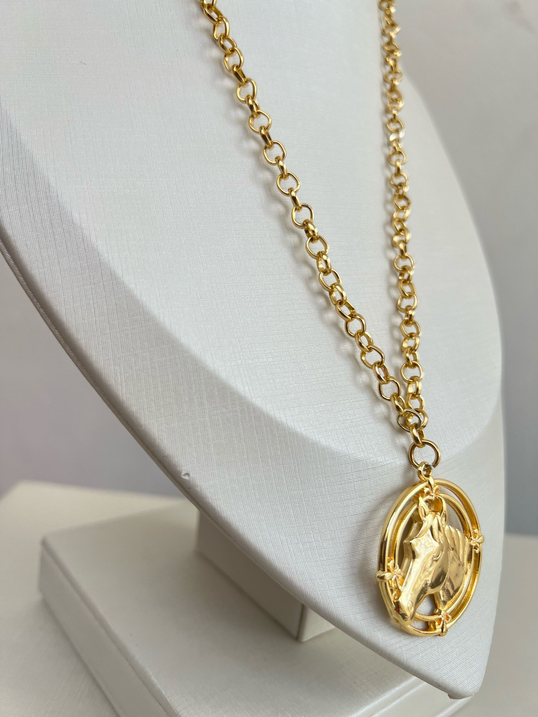 Colar pingente cavalo