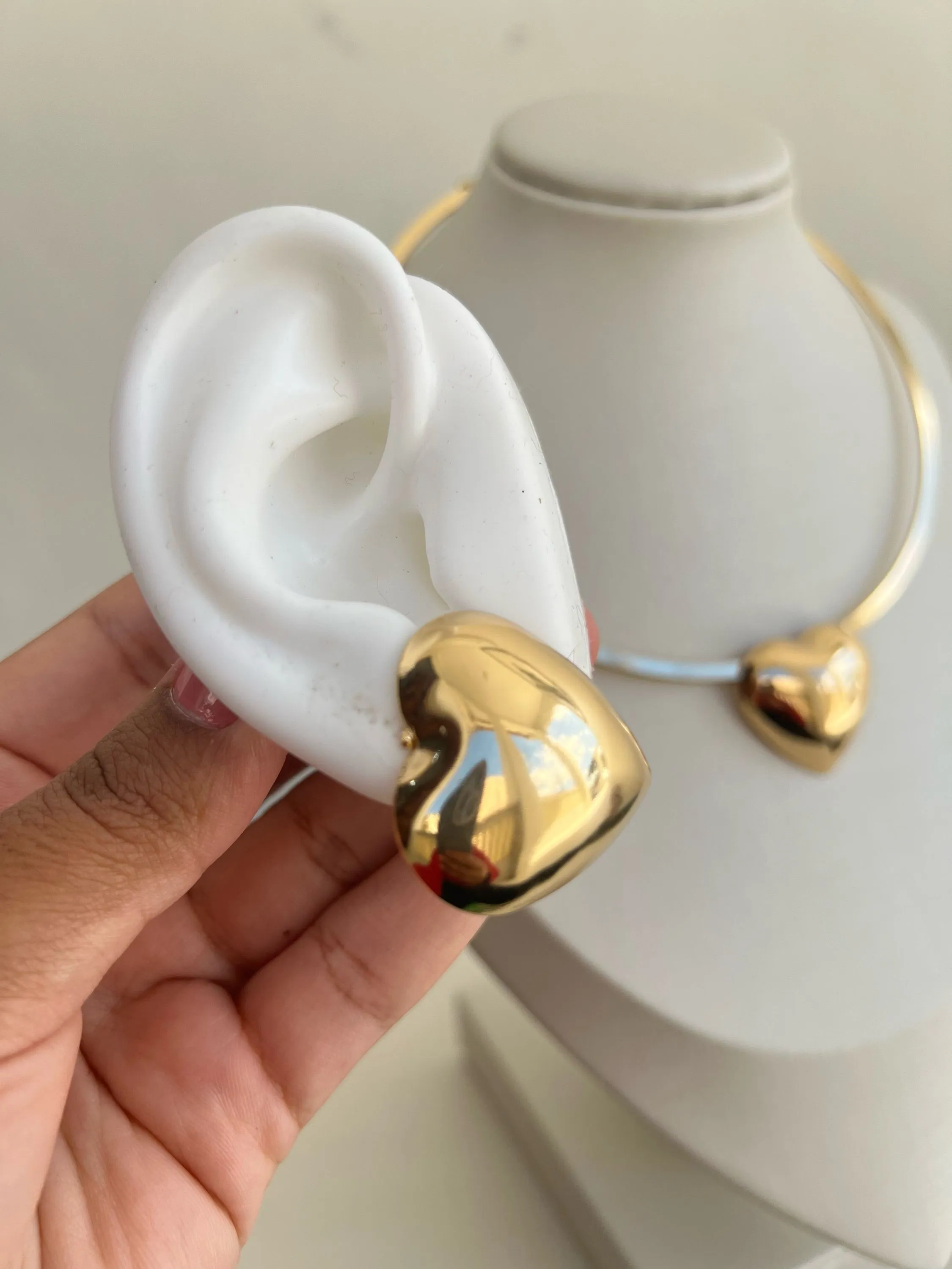 Conjunto choker e brinco coração