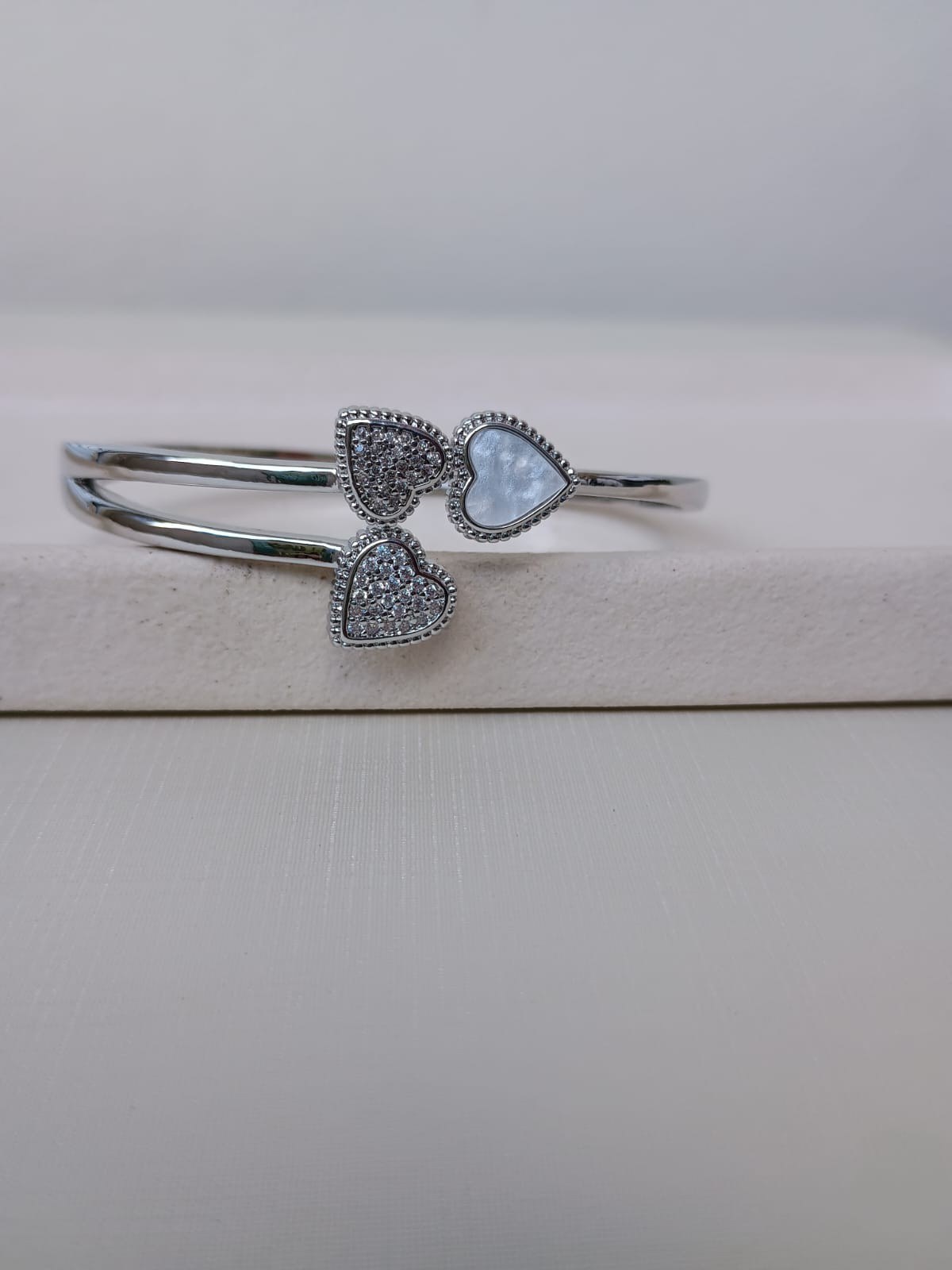 Bracelete com três corações
