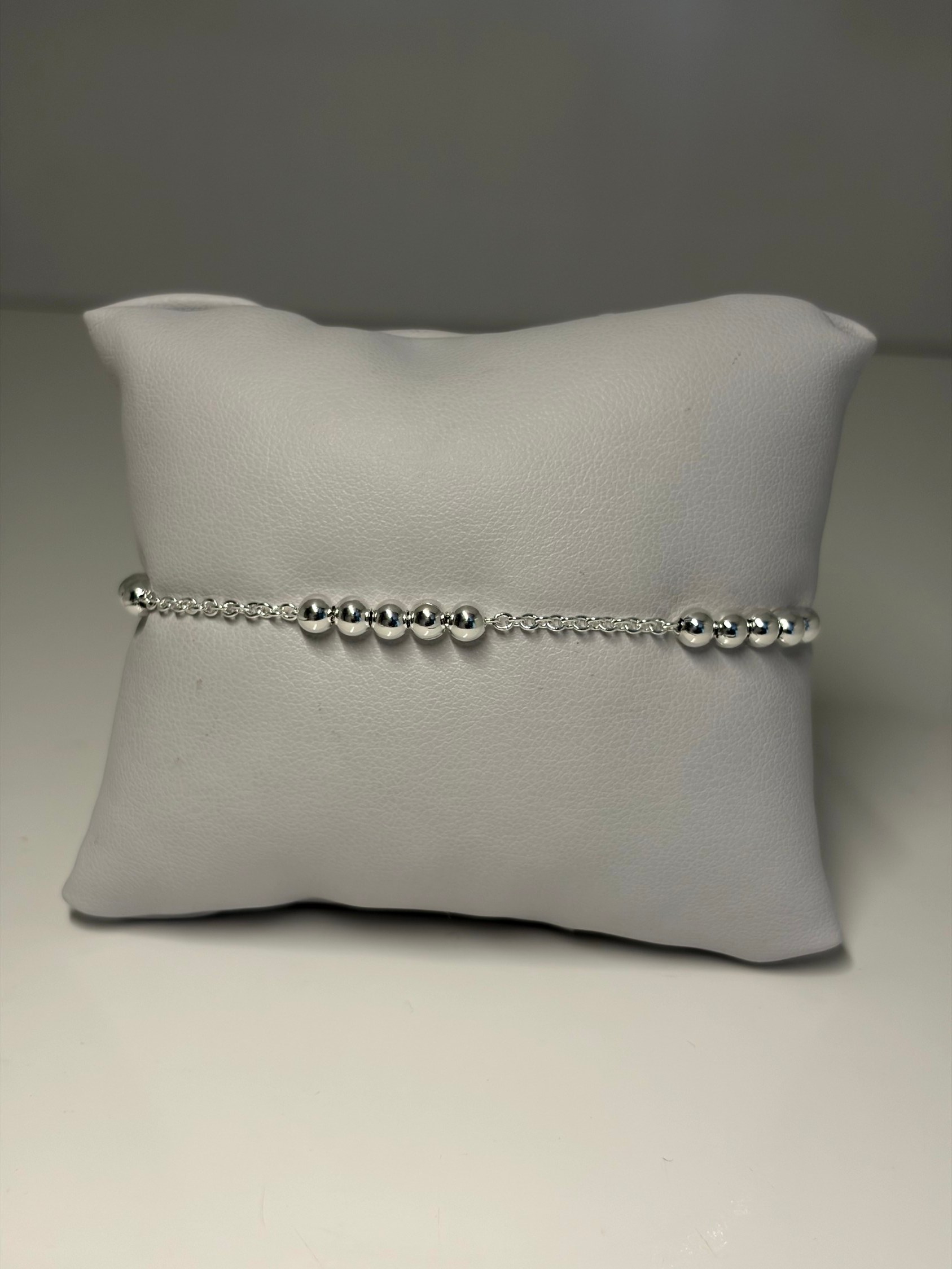 Pulseira com bolinhas