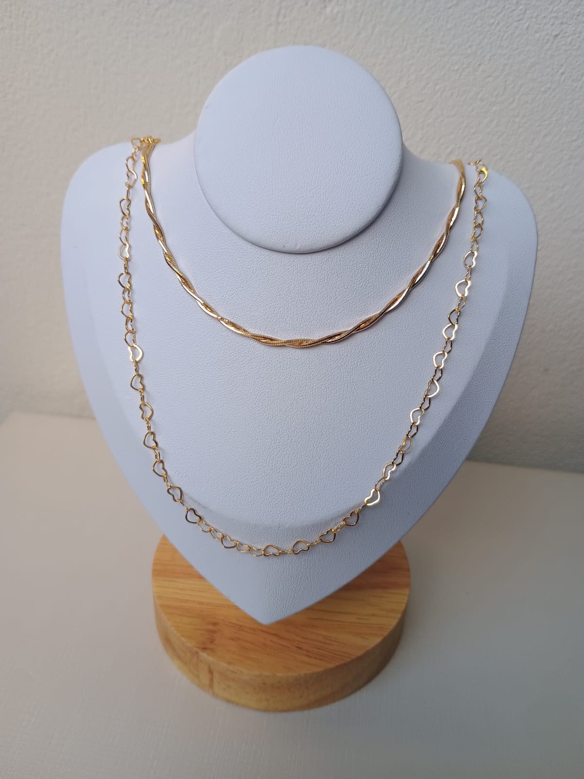 Colar duplo trançado e com corações