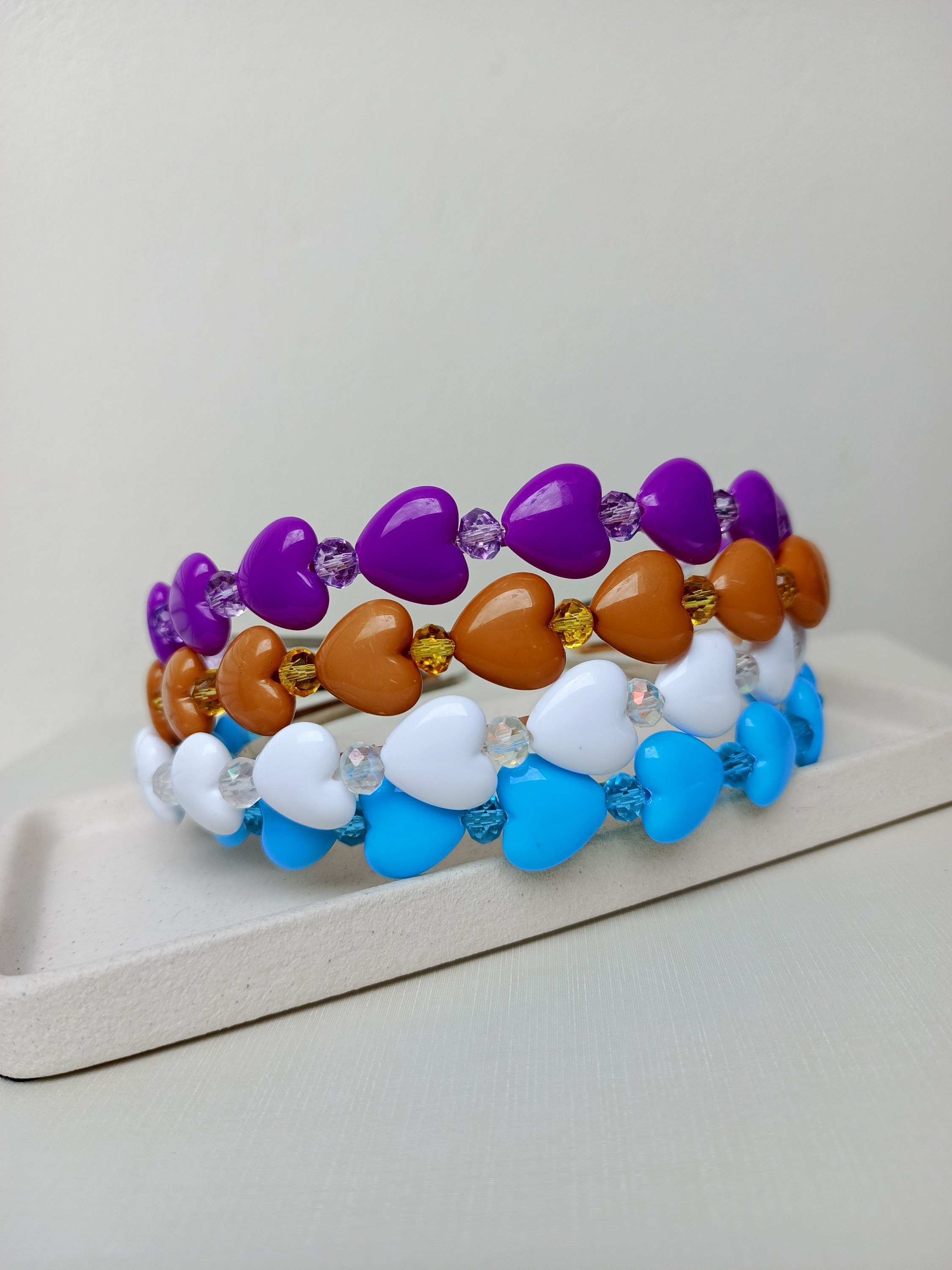 Tiaras de metal com corações