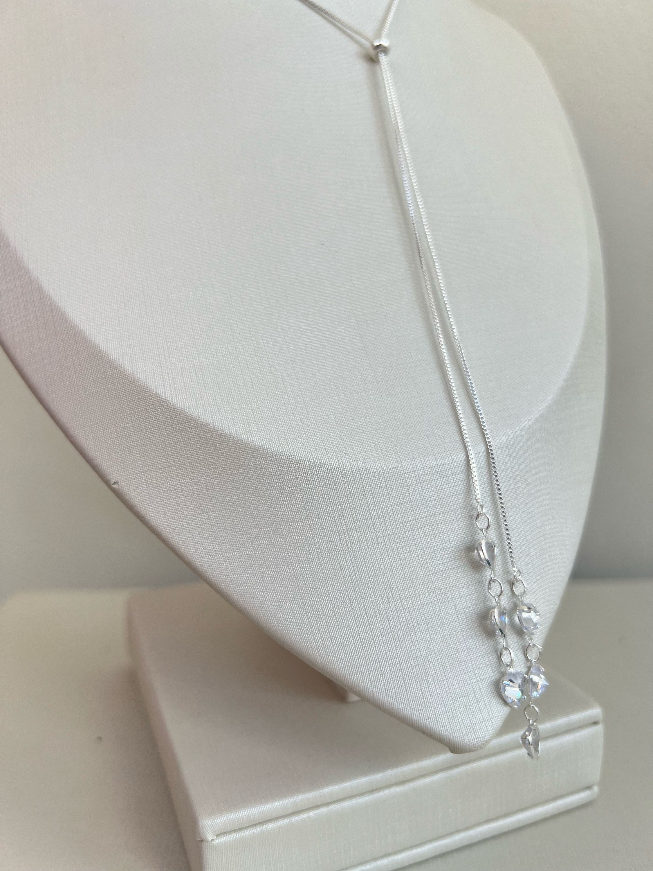 Colar gravata com pontos de luz