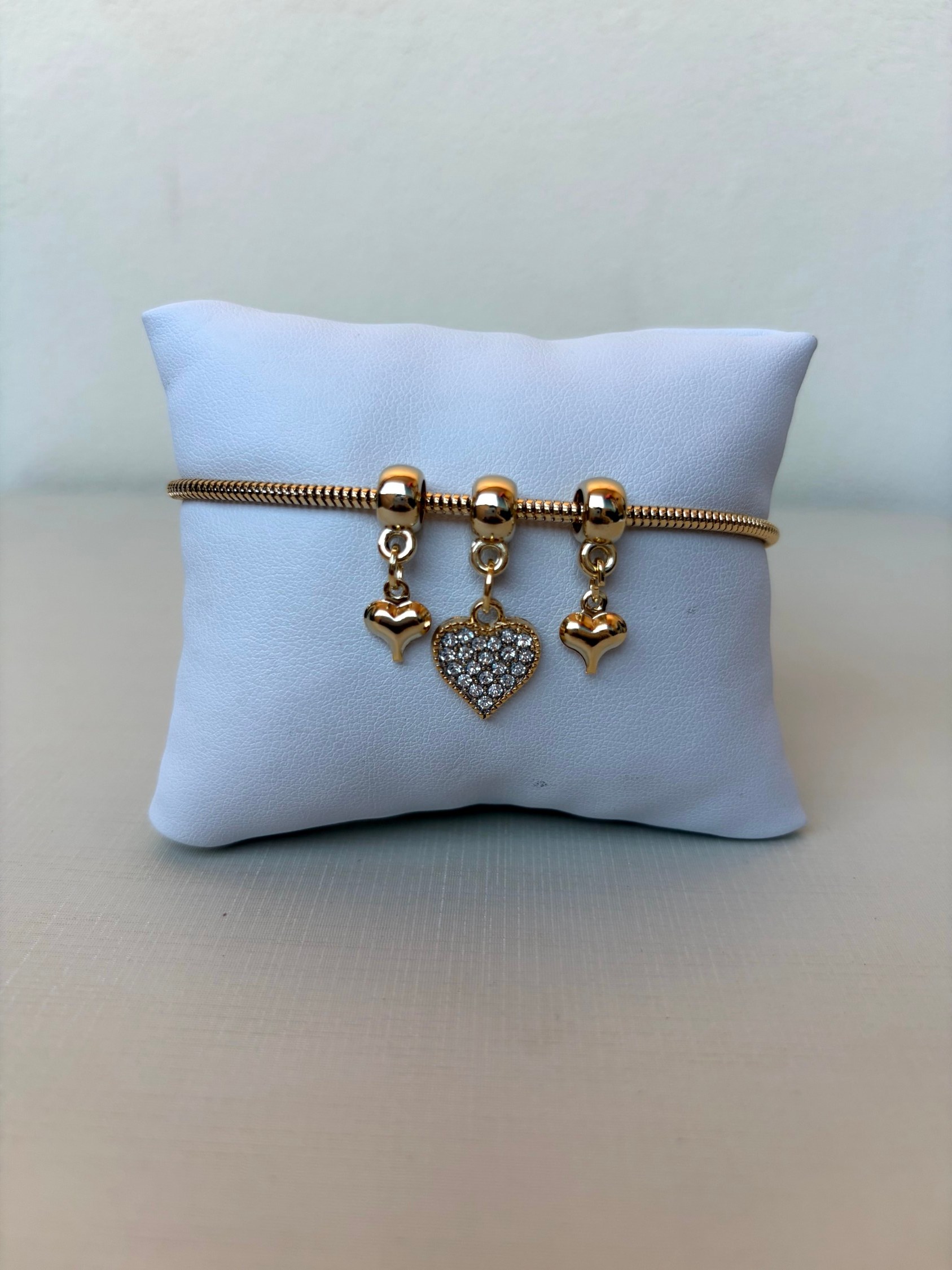 Pulseira com corações
