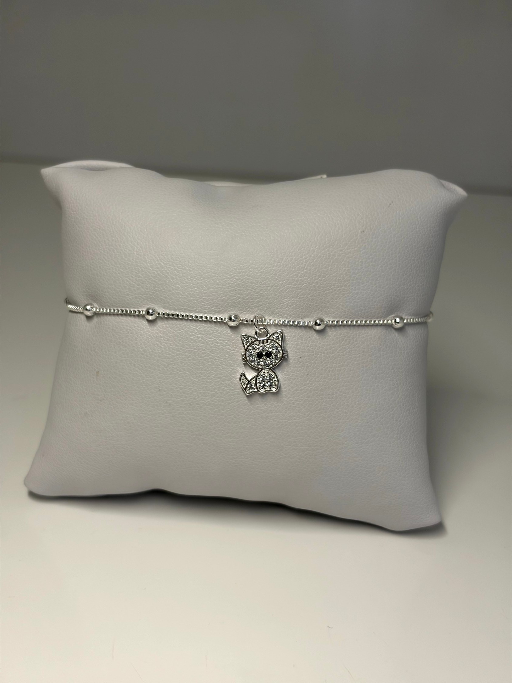 Pulseira com pingente de gato