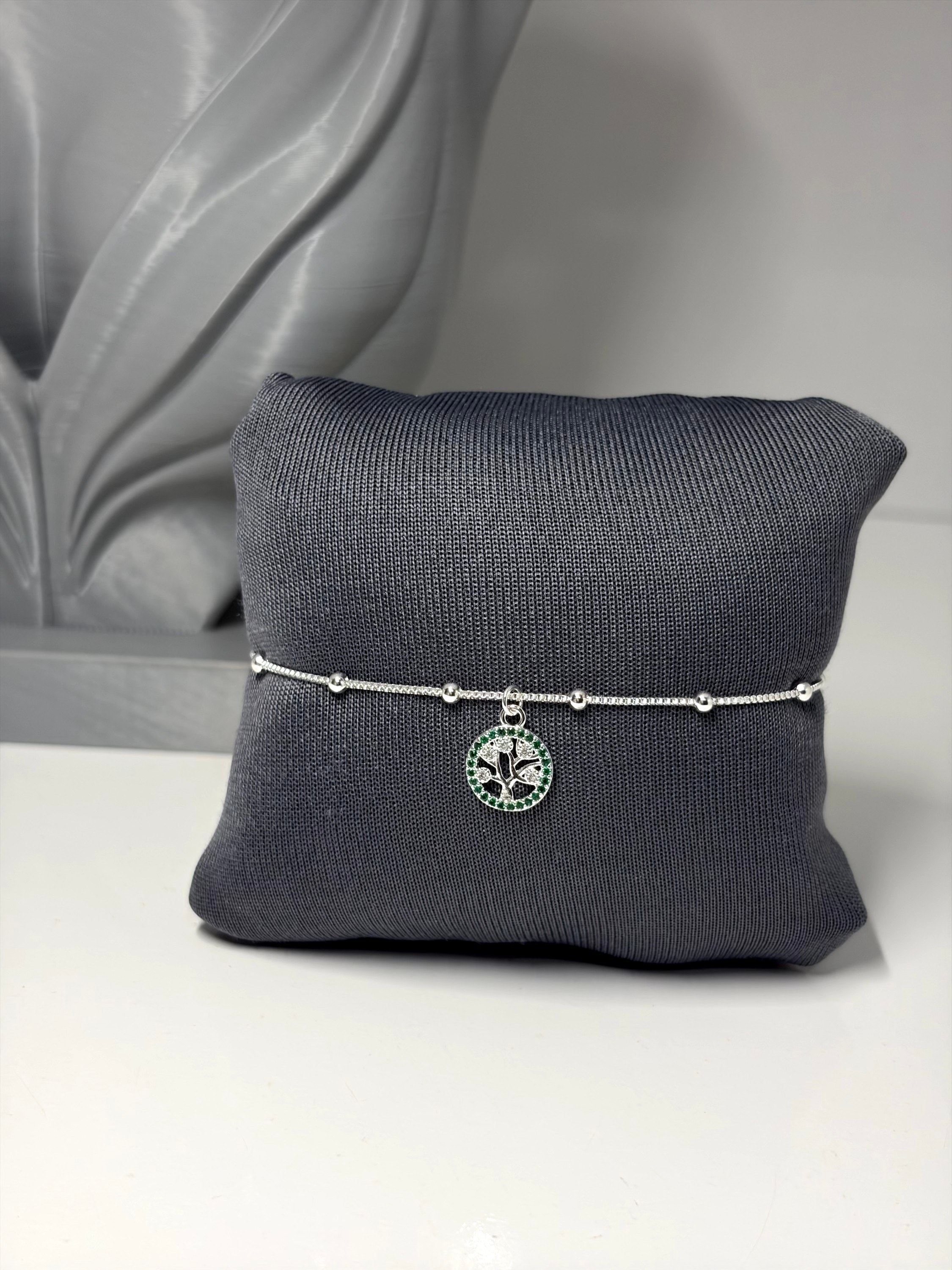 Pulseira com bolinhas e árvore da vida