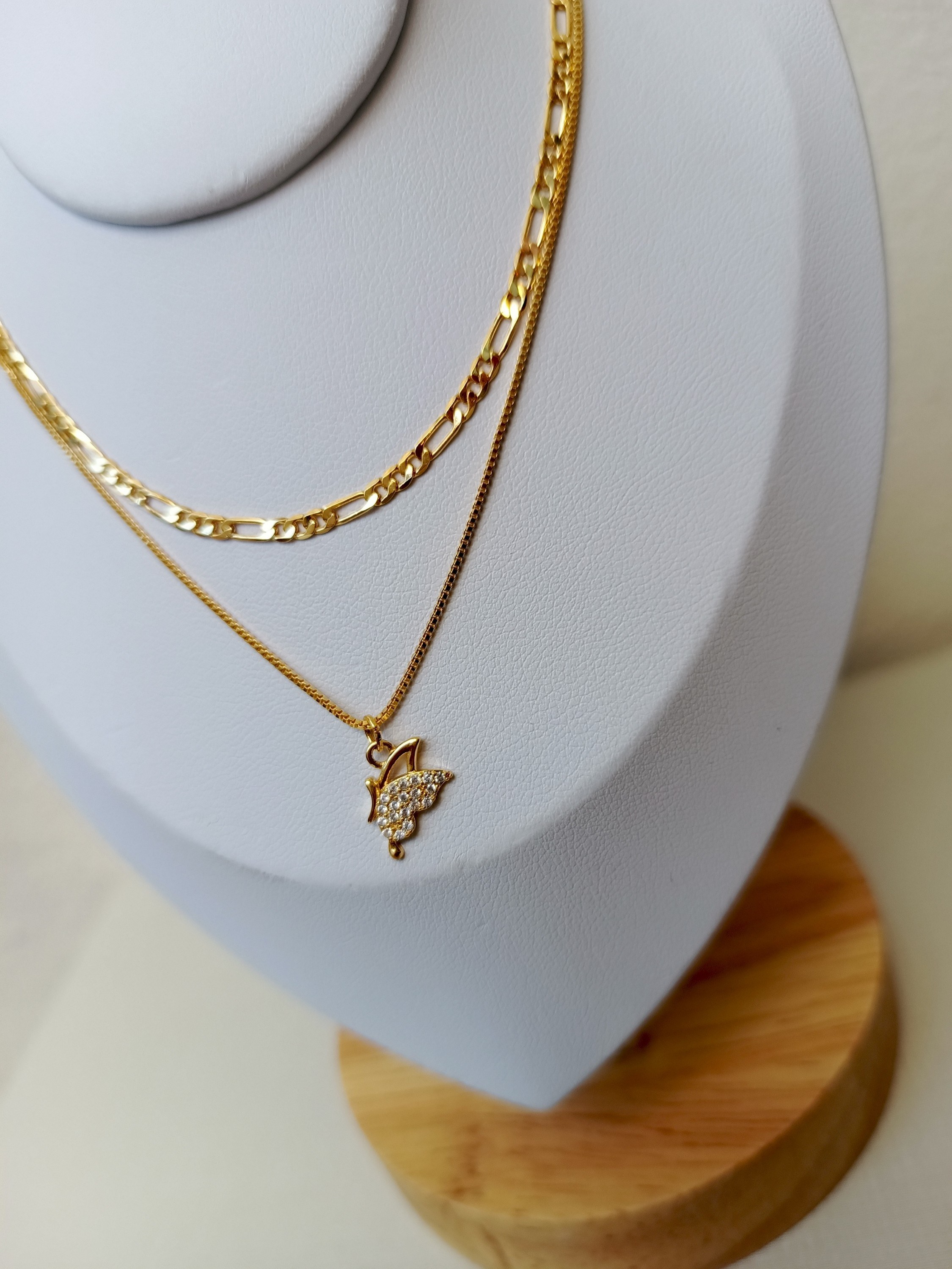 Choker dupla com borboleta