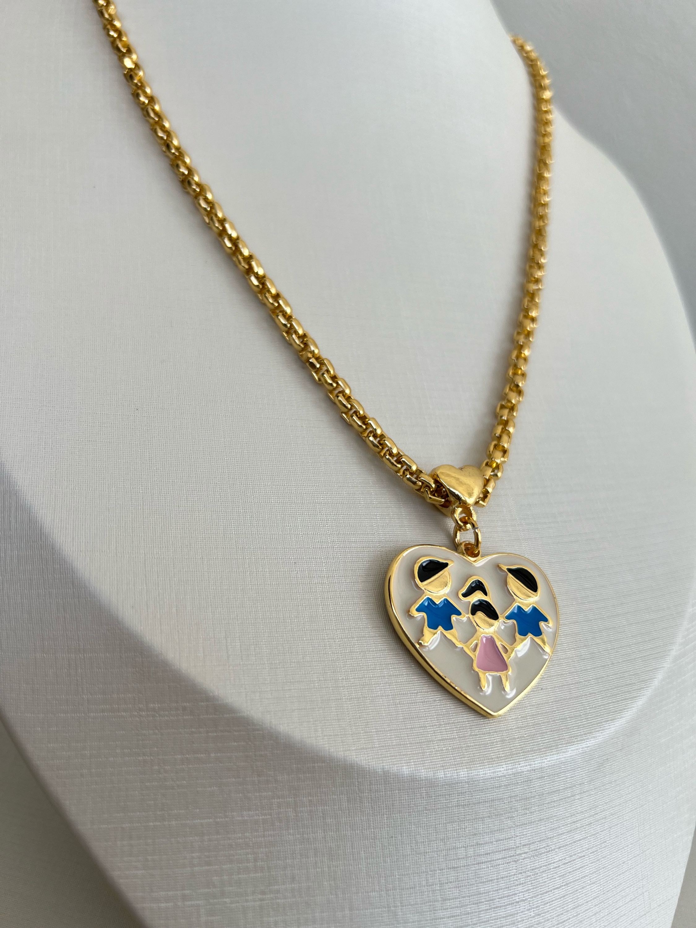 COLAR DOIS MENINOS E UMA MENINA