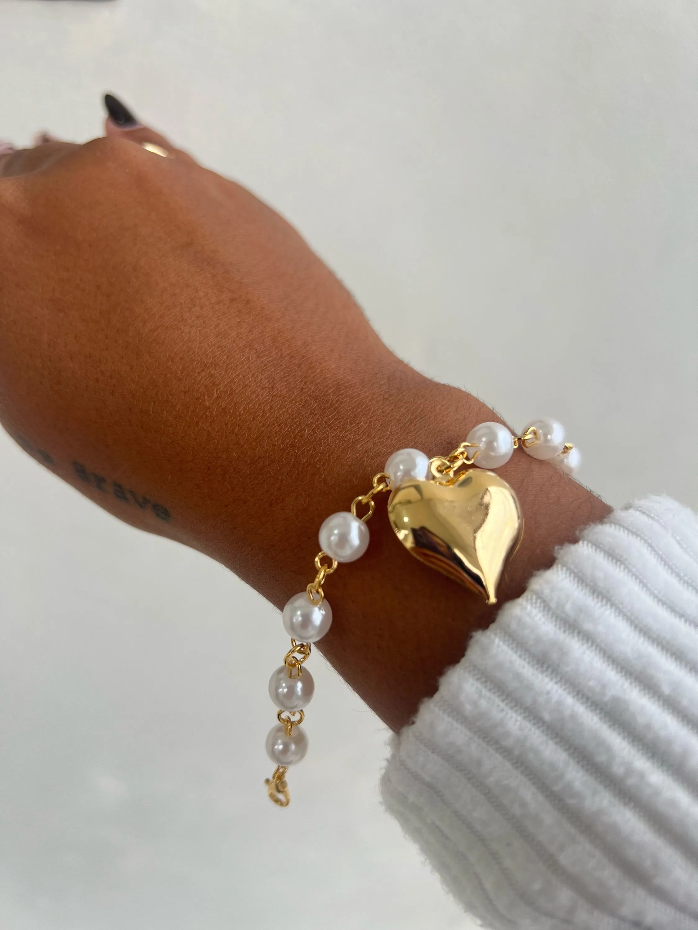 Pulseira Corrente pérolas pingente coração