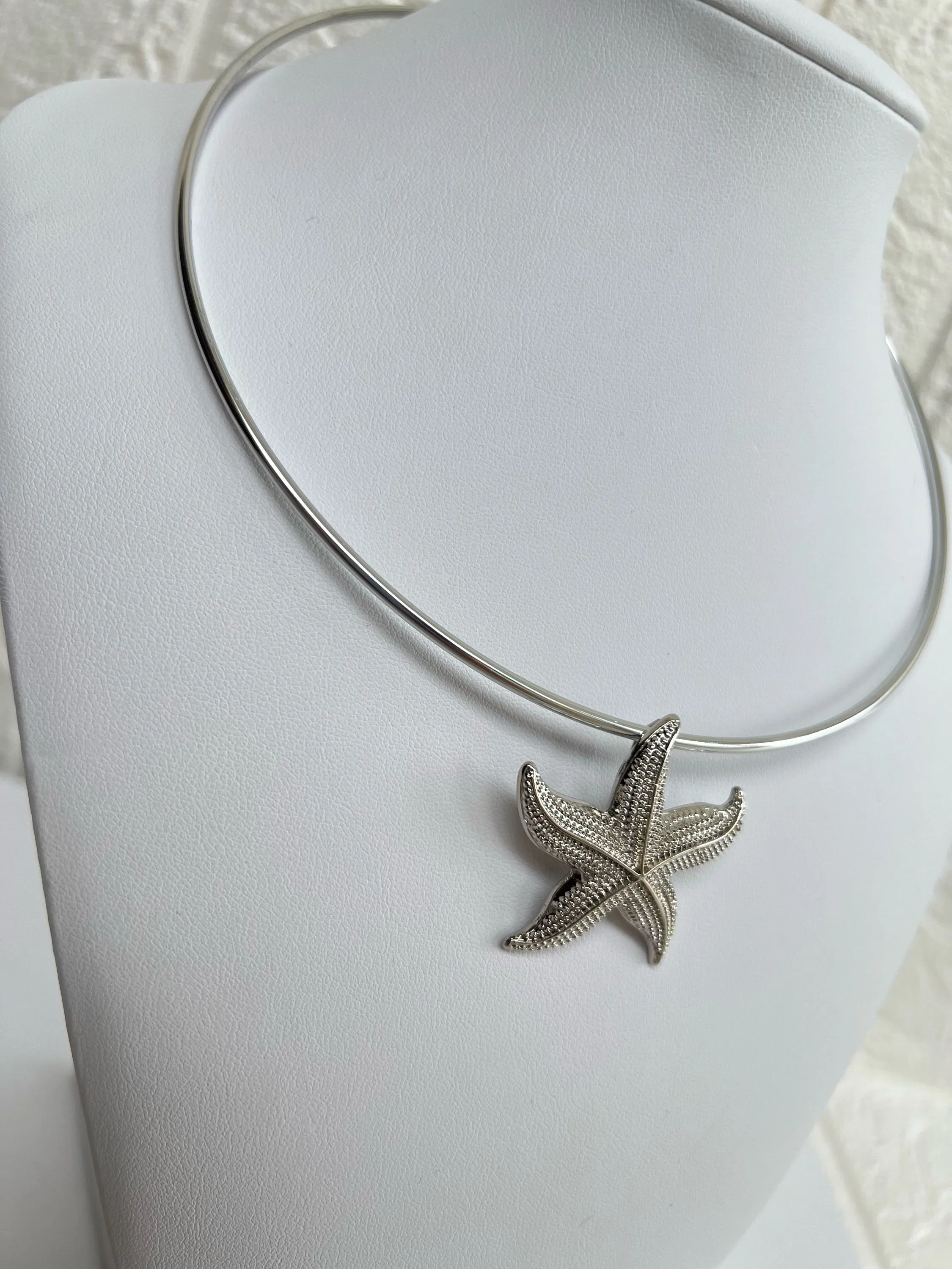 Choker aro pingente estrela