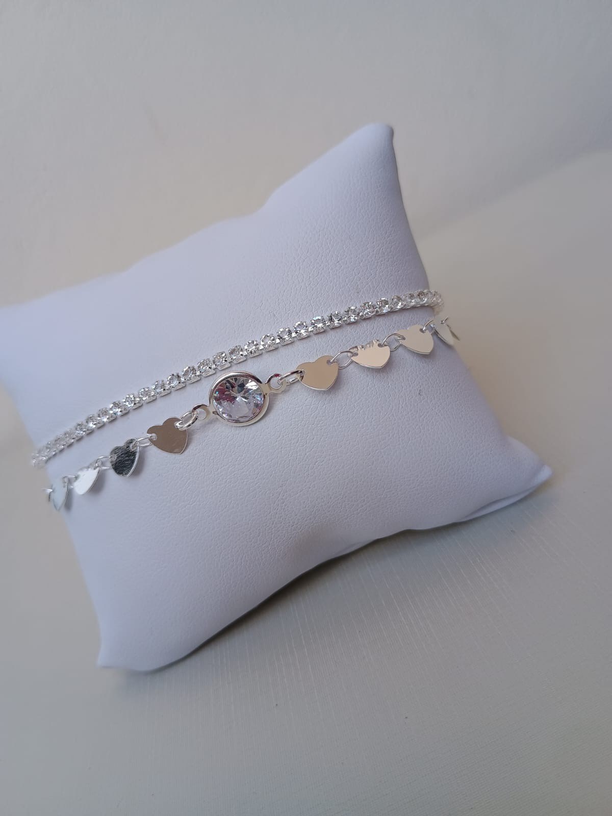 Pulseira dupla com ponto de luz corações e strass