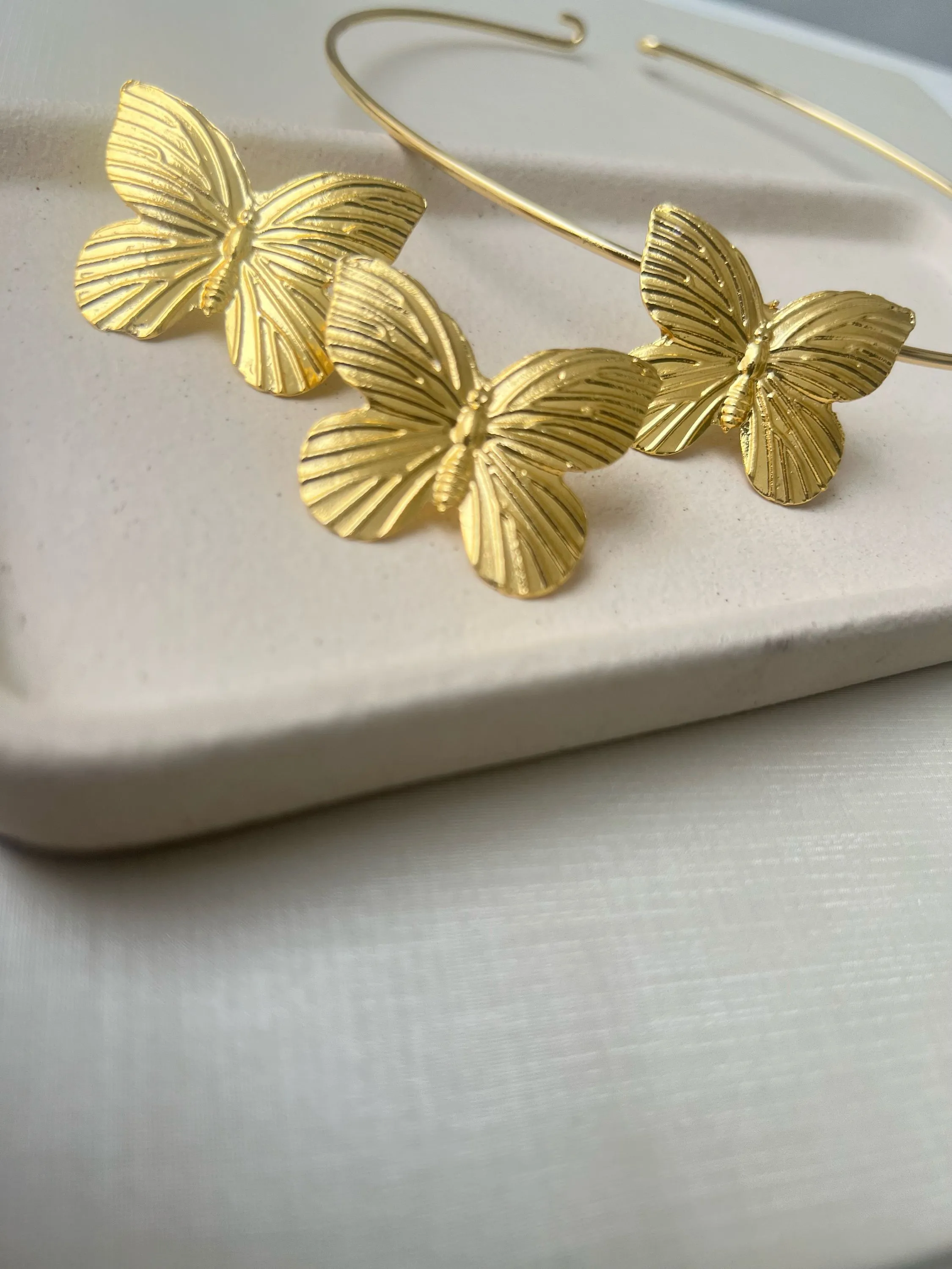 Conjunto Choker e Brinco modelo borboleta