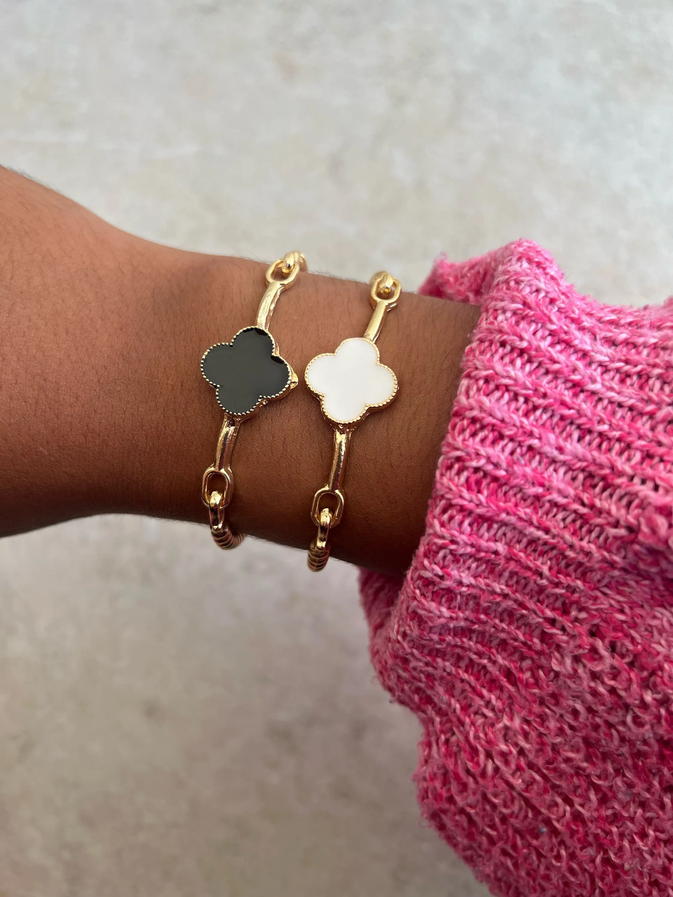 Bracelete modelo trevo