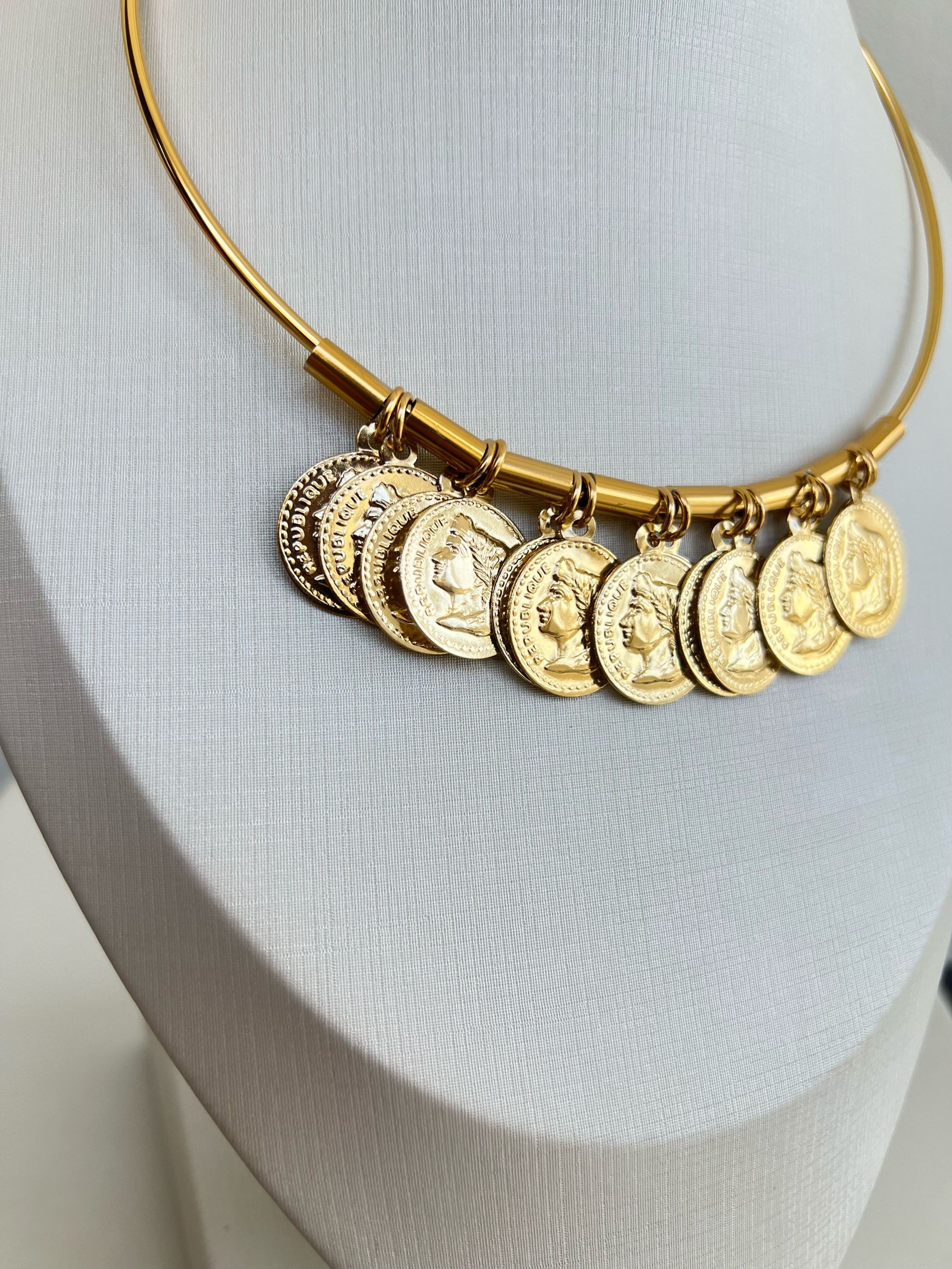 Choker modelo aro pingentes moedas
