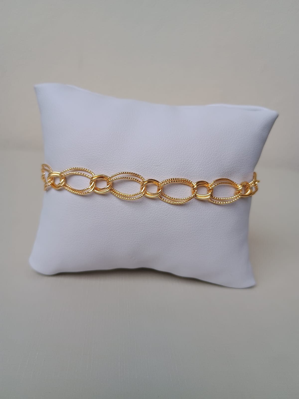 Pulseira com elos detalhados