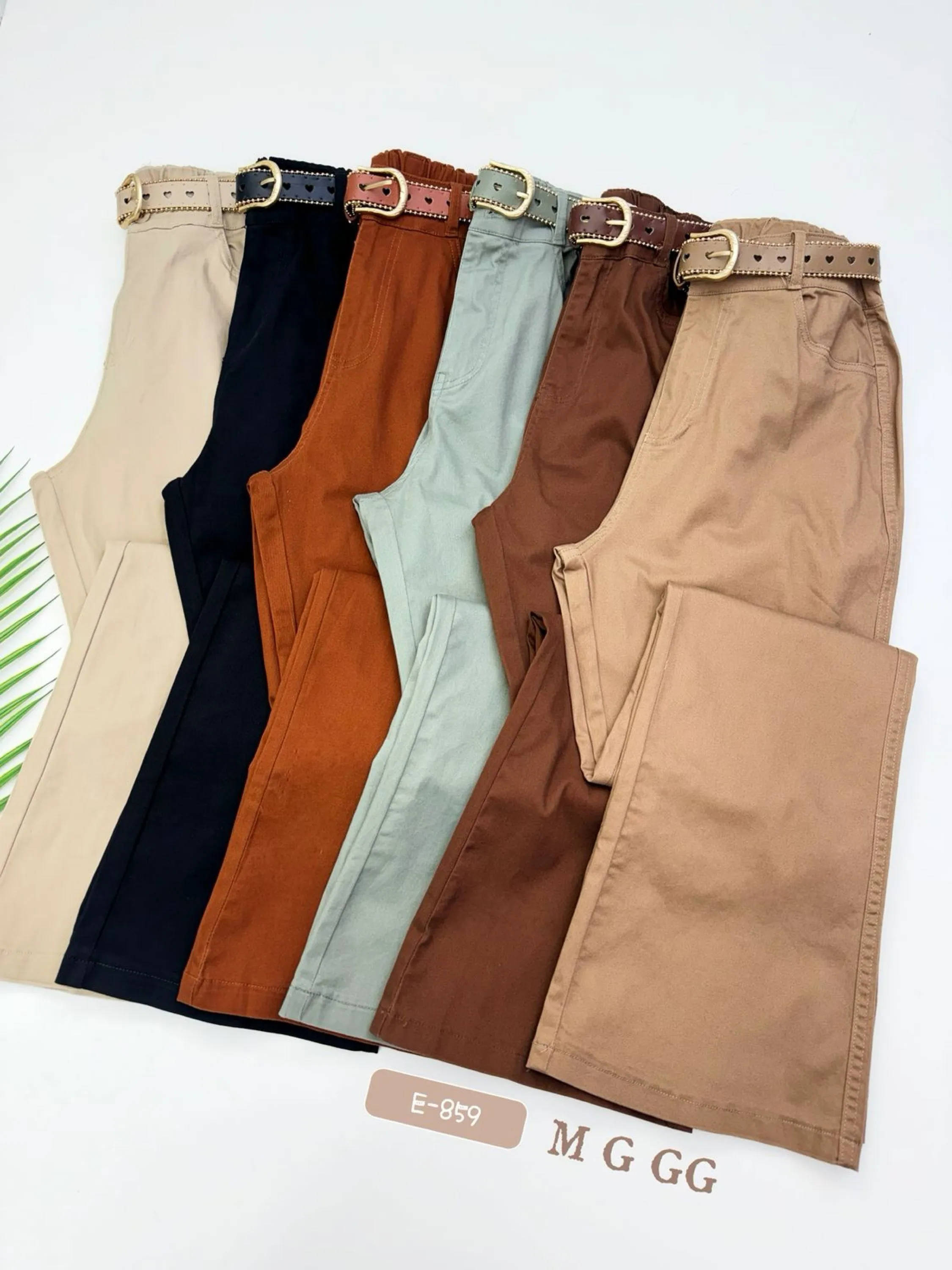 E-859.  Calça flare - M G GG - sarja com elastano