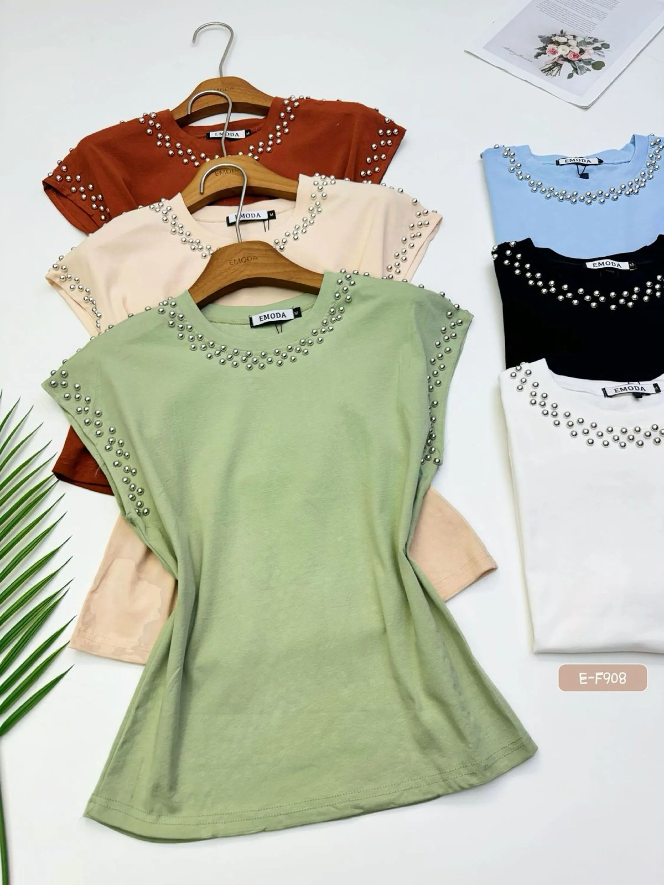 E-F908 Blusa - M G GG - Algodão com rebitas aplicadas