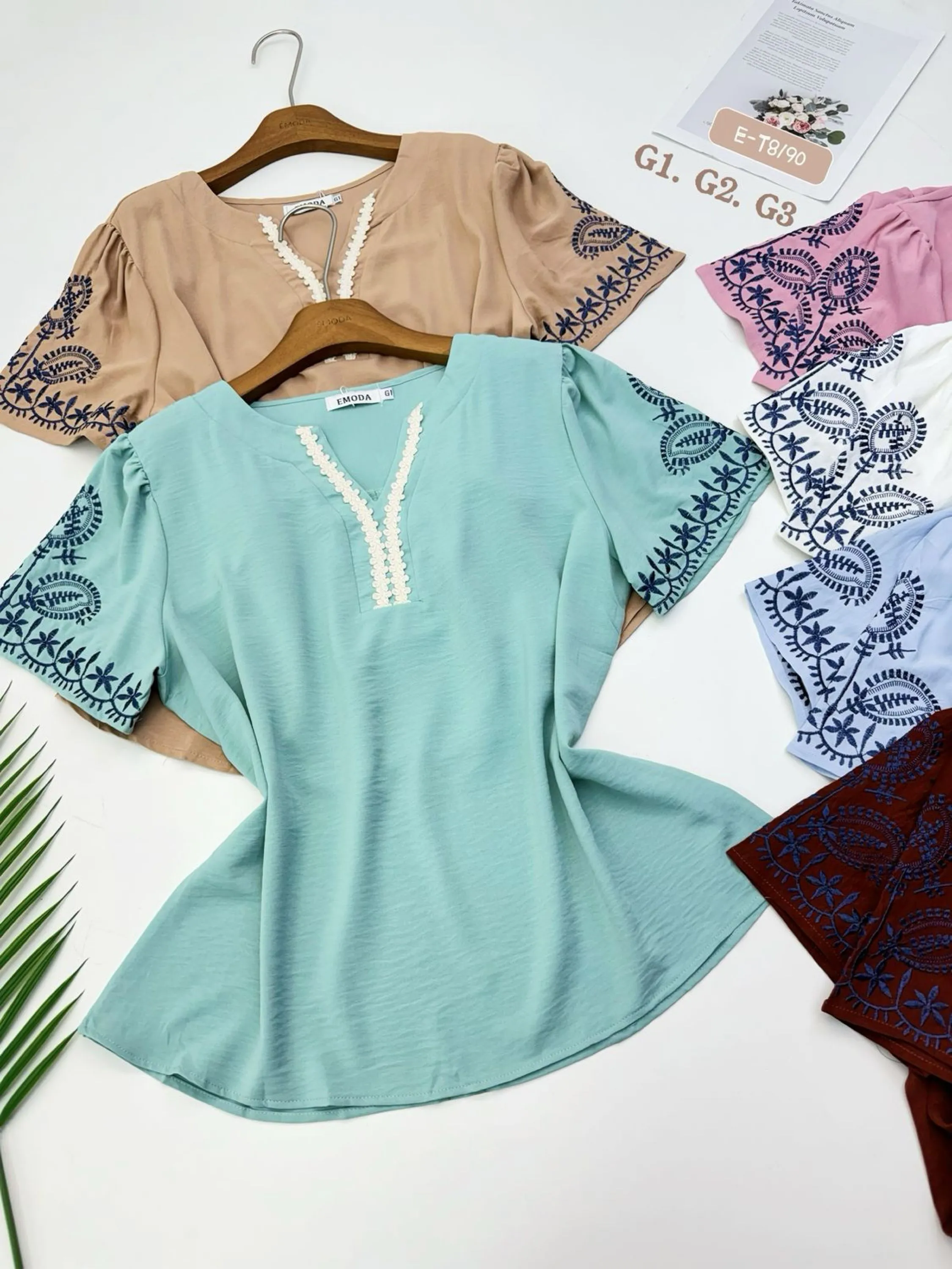 E-T8190. Blusa - G1. G2. G3. - crepe bordado