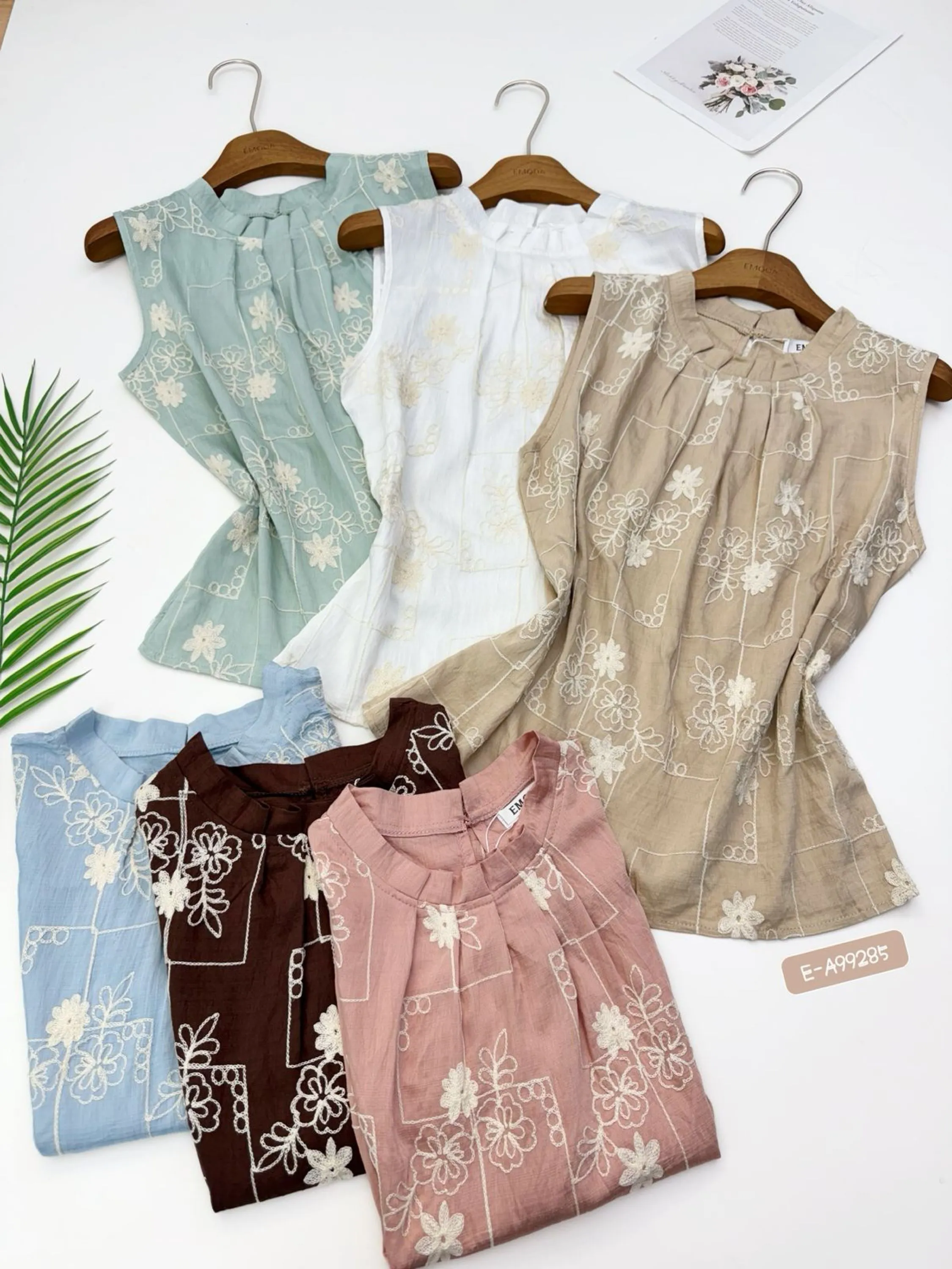 E-A99285. Blusa - P M G GG - linho bordado