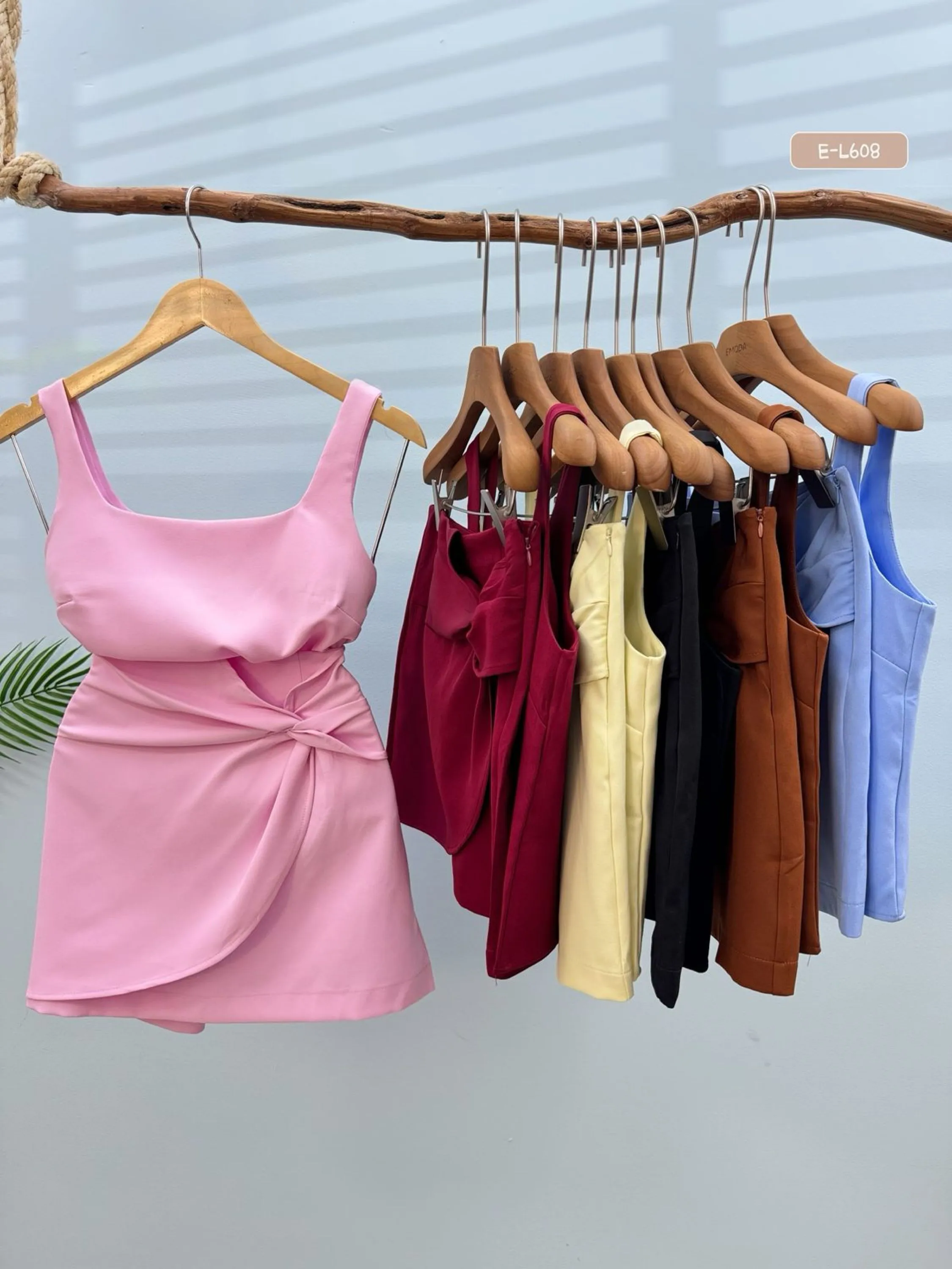E-L608. Conjunto - P M G - alfaiataria