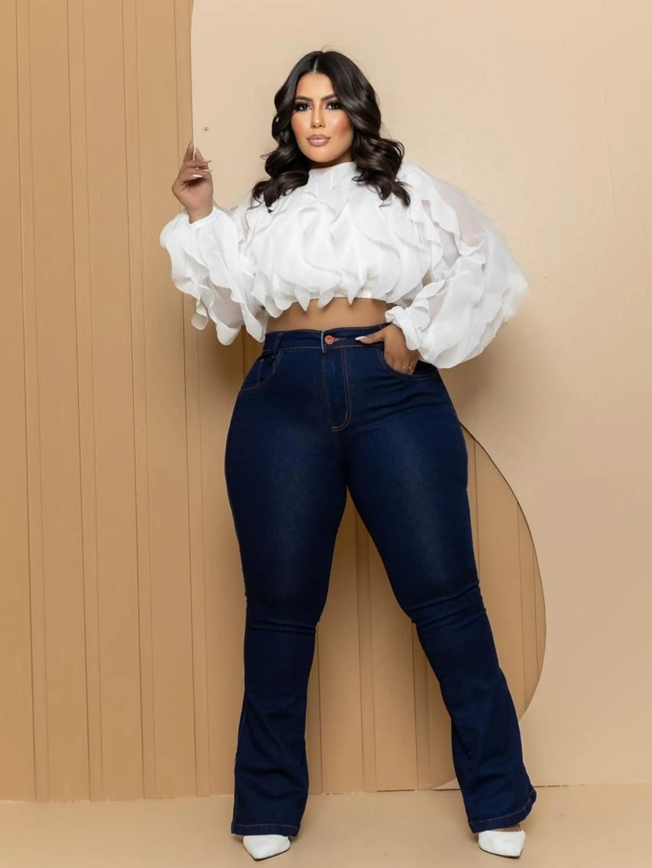 Calça flare plus size cintura alta com elastano