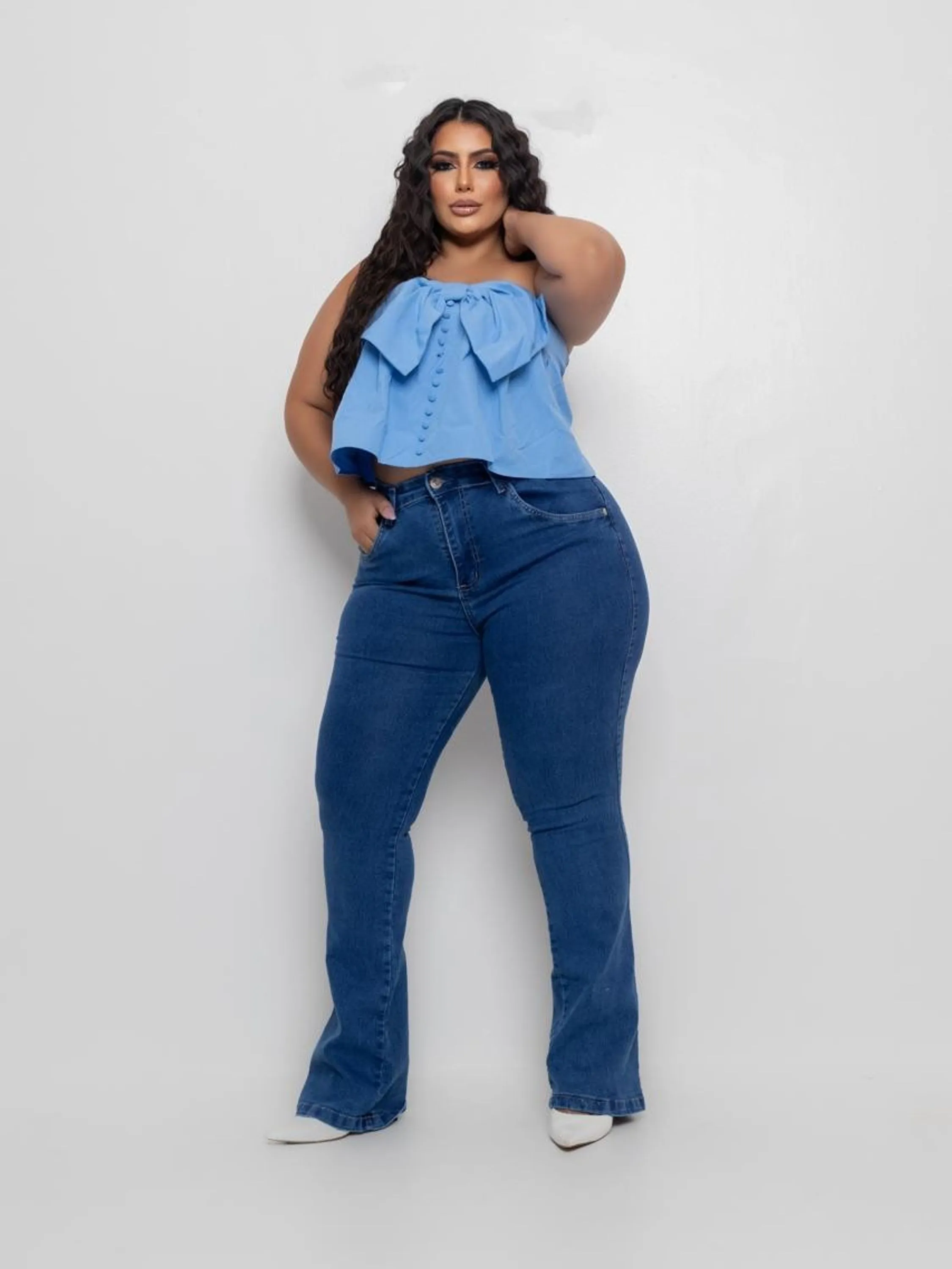 Calça flare plus size cintura alta com elastano