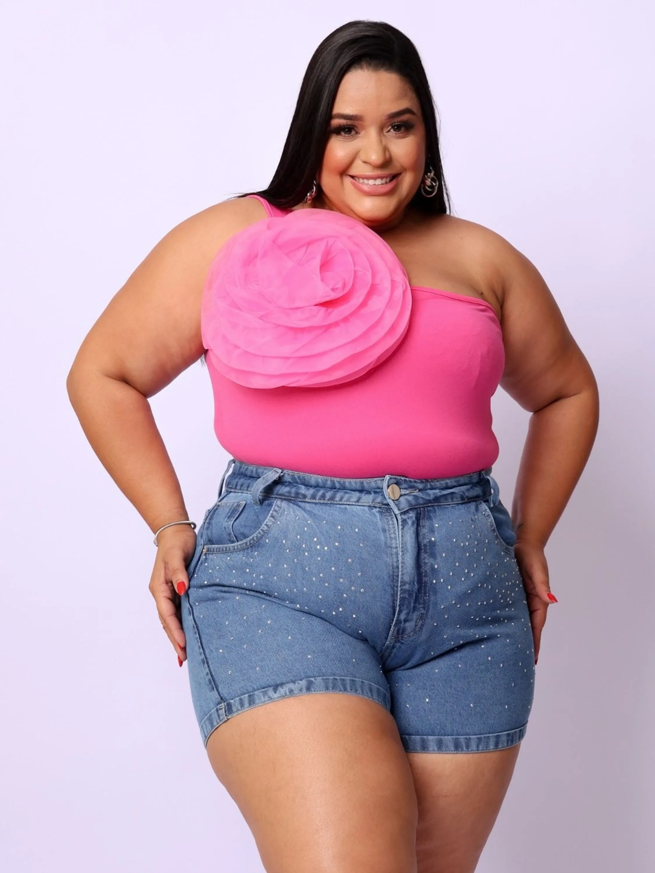 Short jeans plus size cintura alta sem elastano com brilho