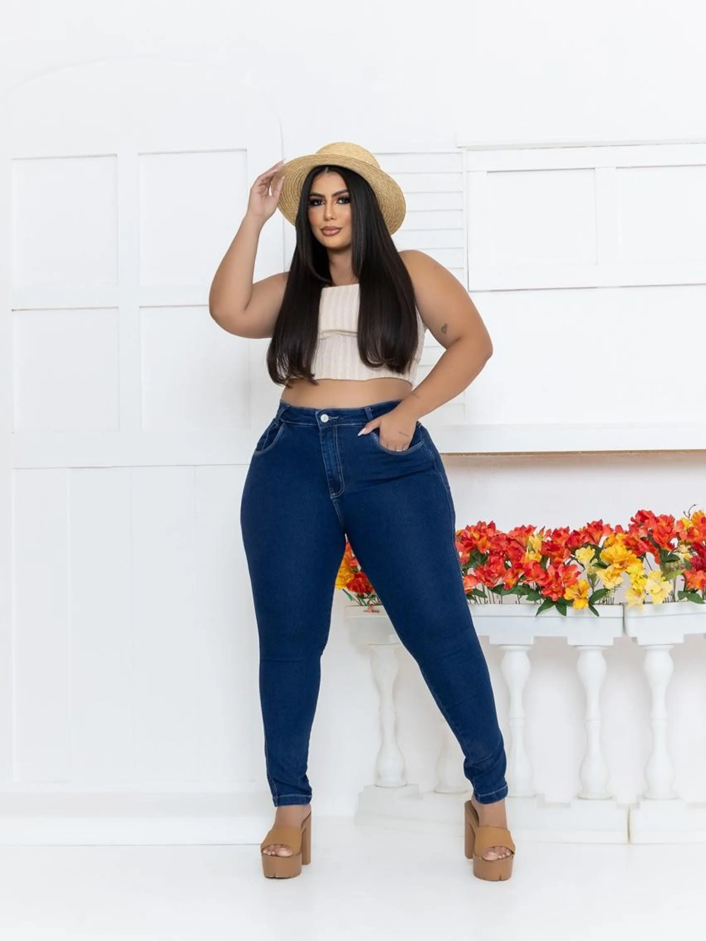 Calça skinny jeans plus size cintura alta com elastano