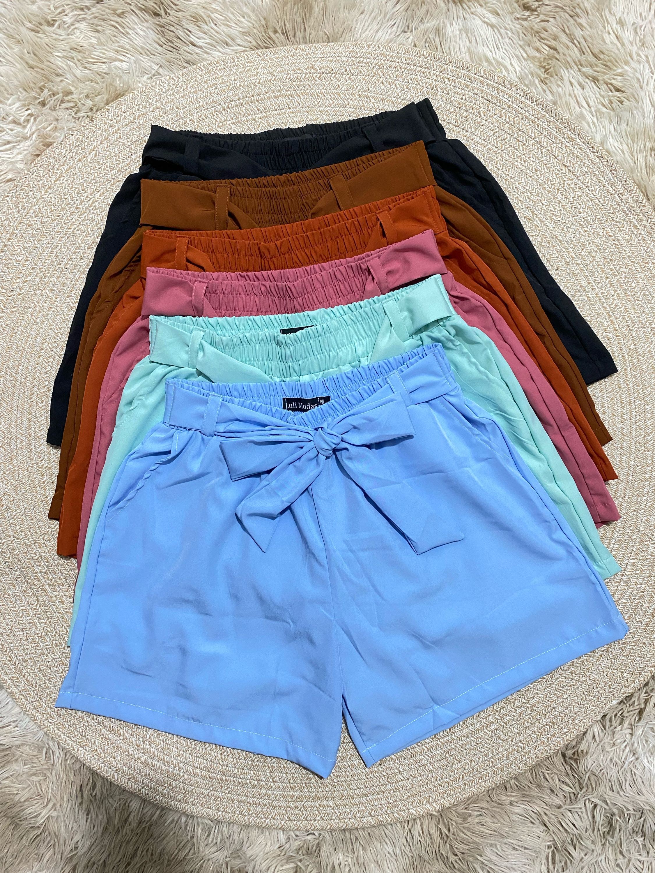 Short Feminino Liso Tecido Crepinho Com Laço de Amarrar