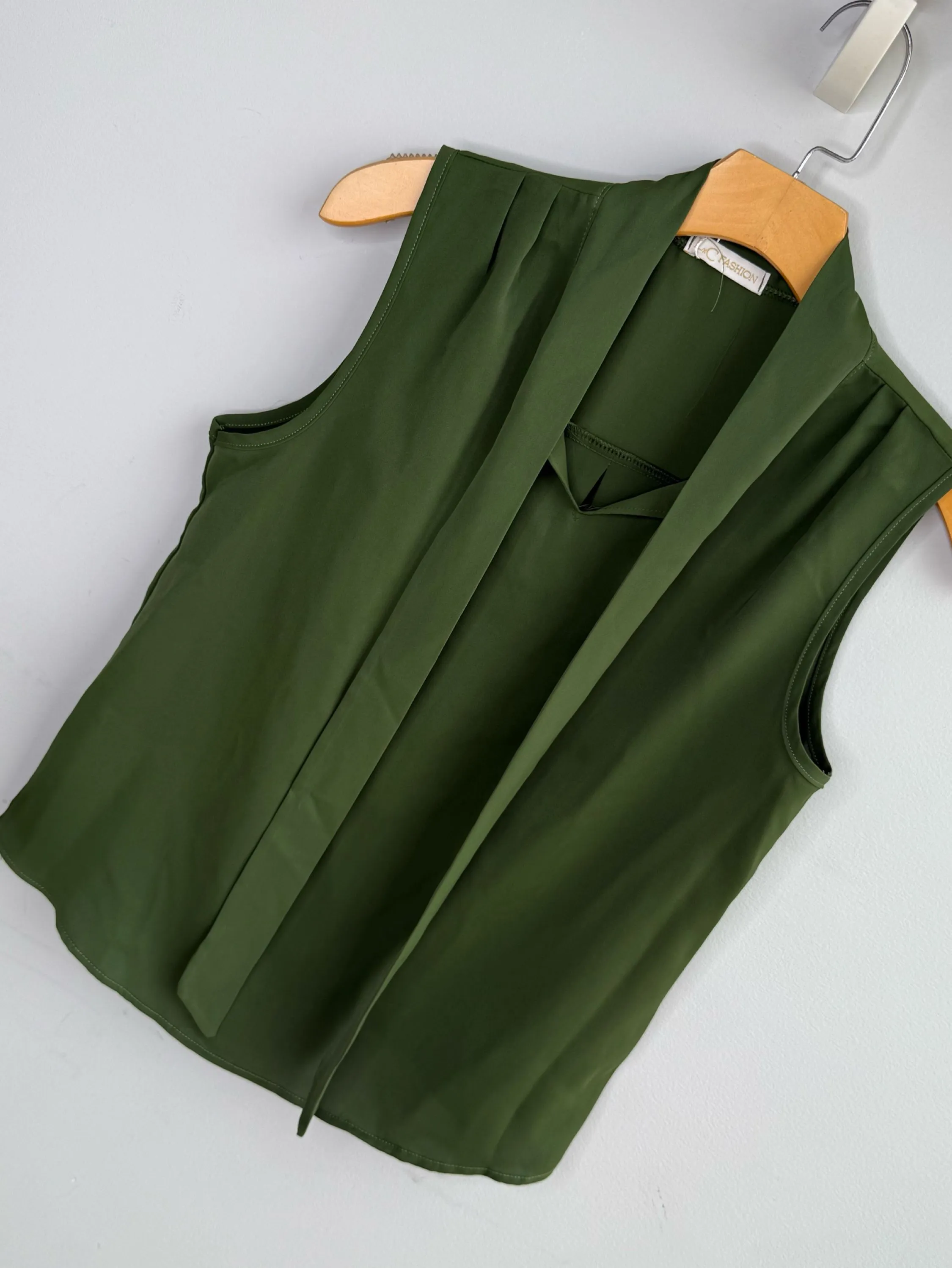 Blusa com laços sem manga linda bella
