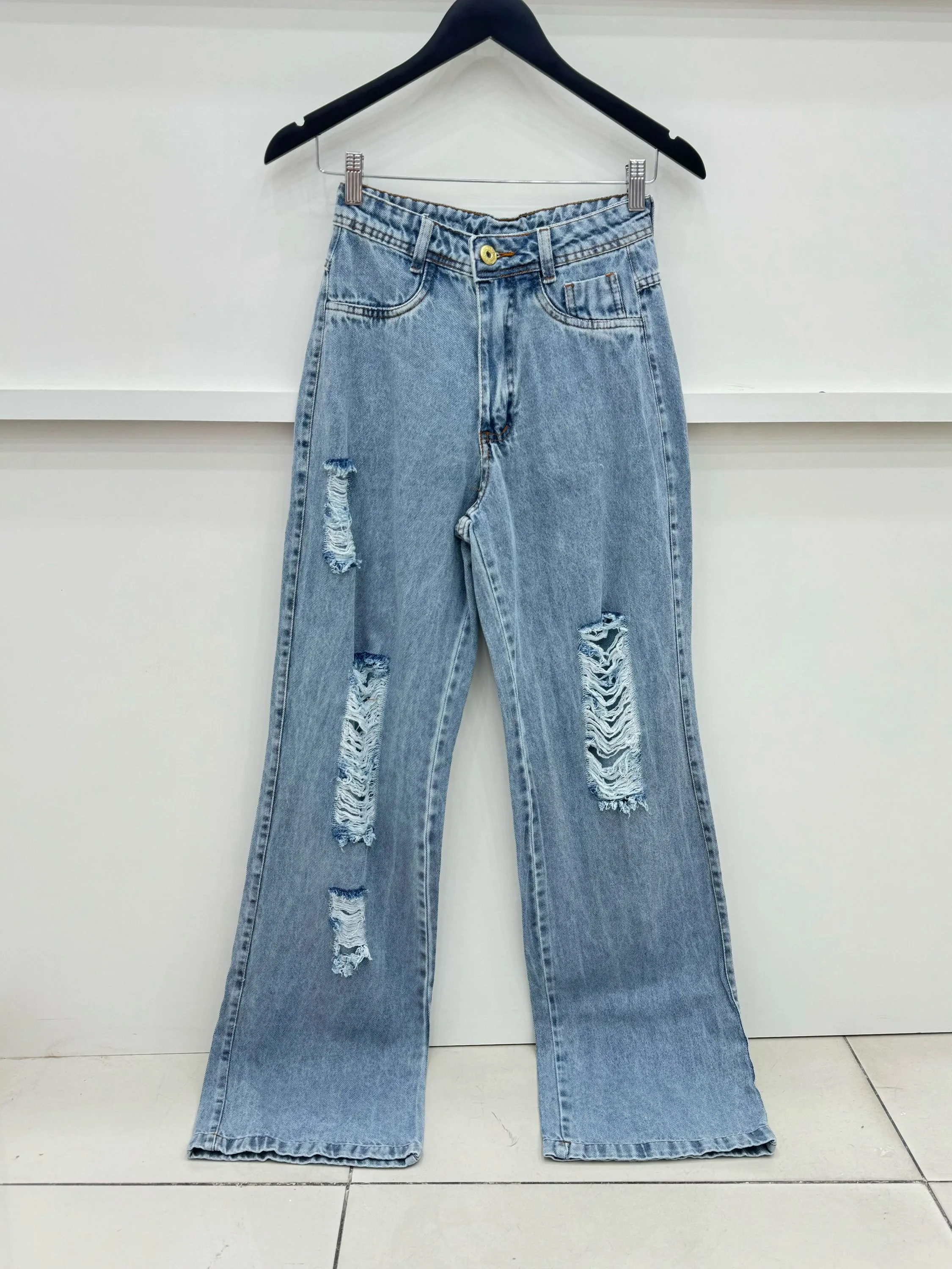 Calça jeans wide leg rasgado