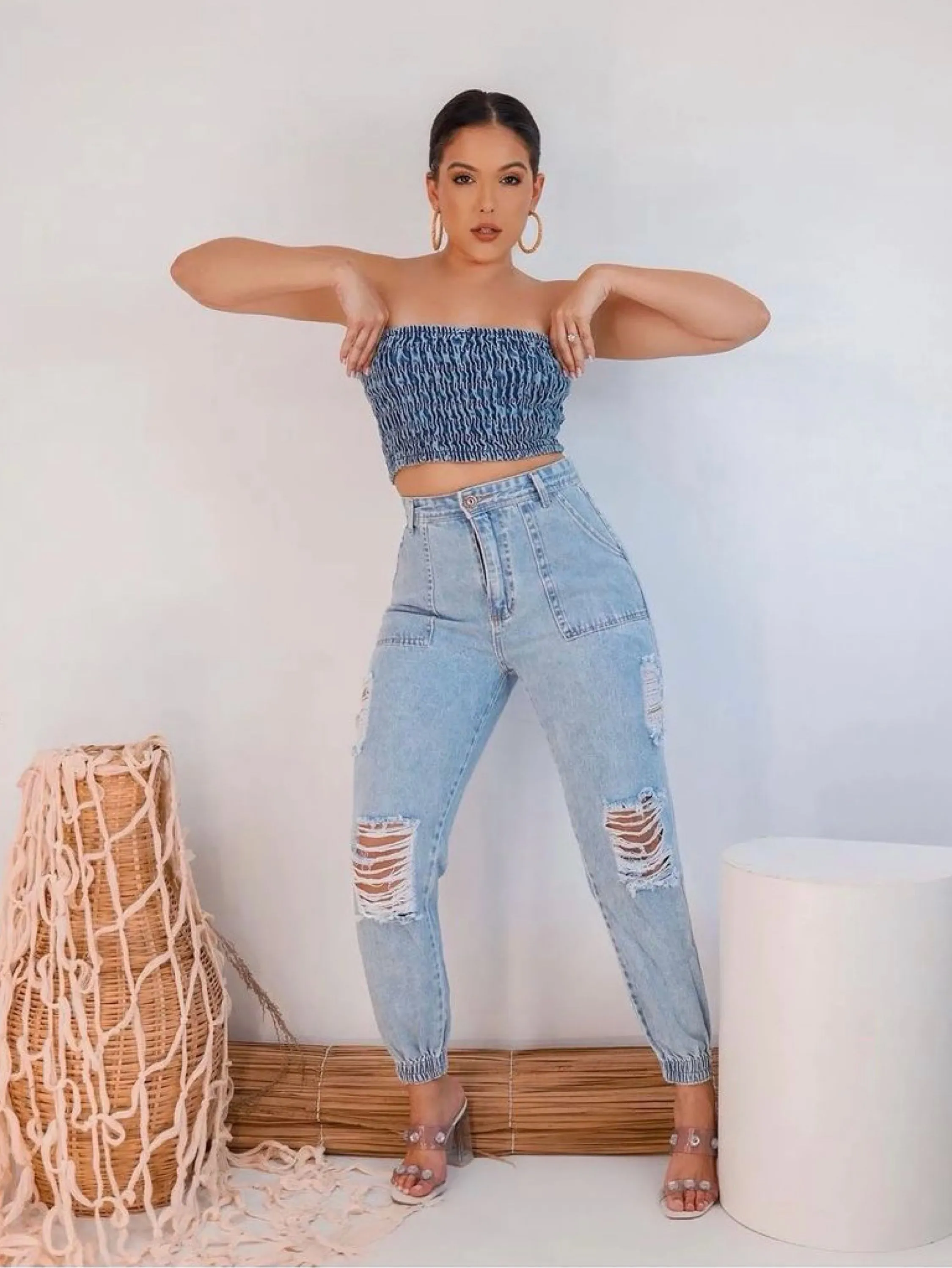 Calça jeans mom rasgada