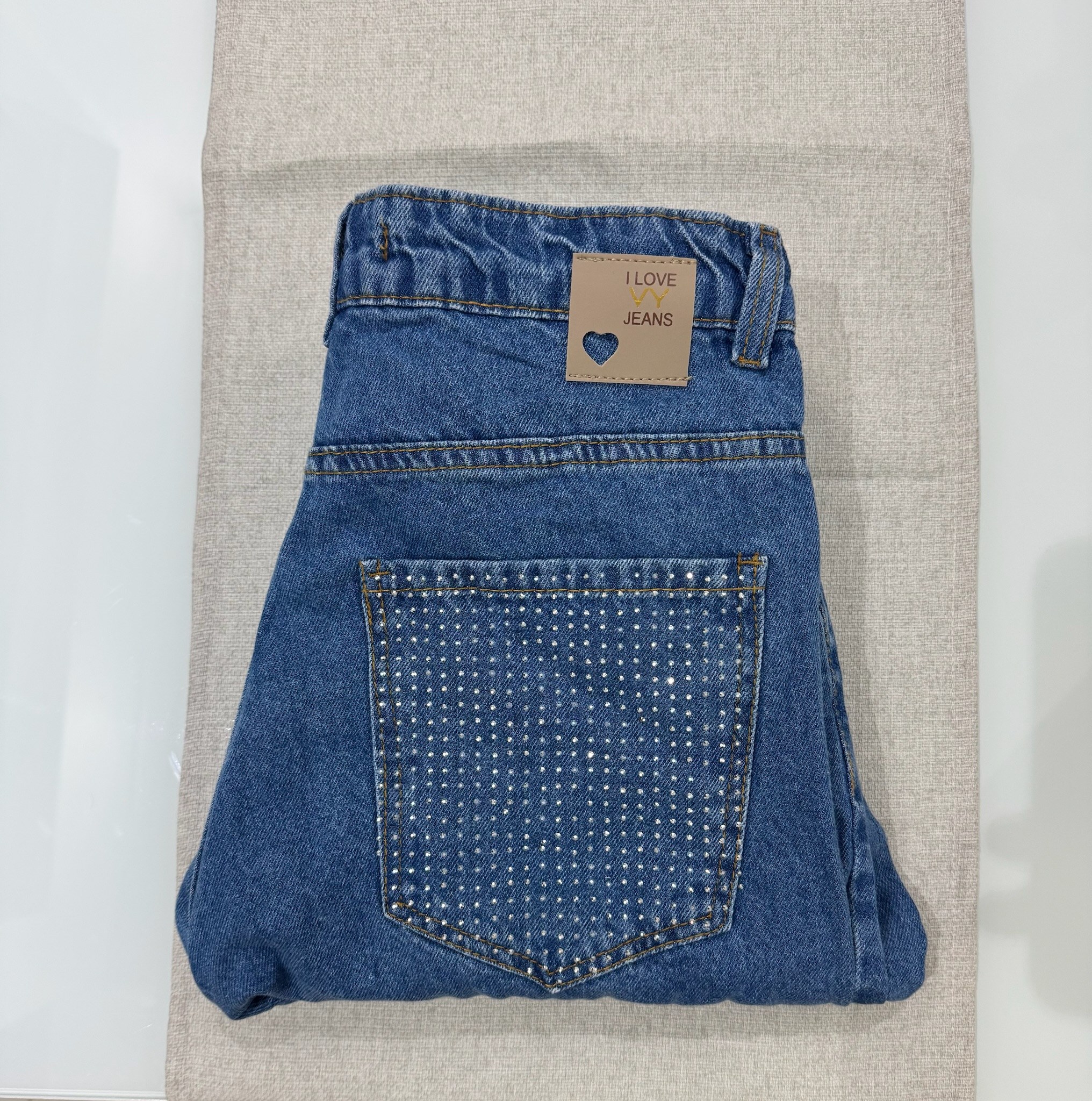 Calça Jeans Feminina Wide Leg Brilho No Bolso Traseiro