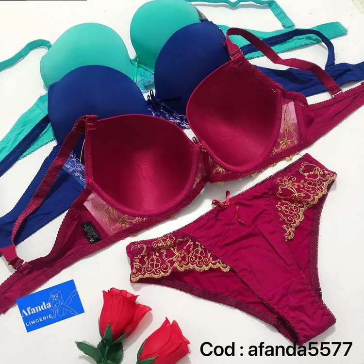 Afanda lingerie: 5577- Conjunto Lingerie Plus Syse -Sutiã com bojo e calcinha com detalhe de renda