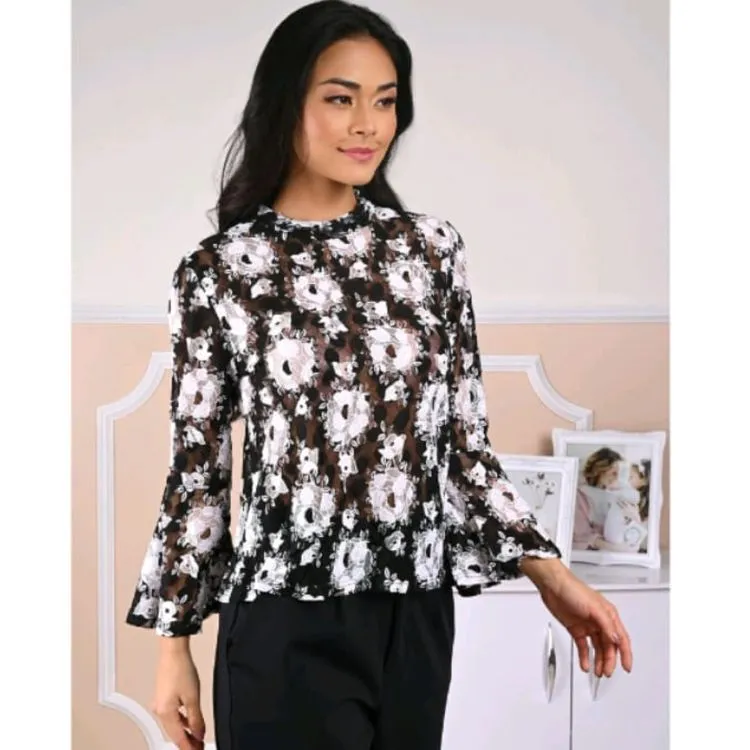 Afanda:AH1002-Blusa de tule com elastano estampado flor ,zíper atrás e com detalhe 3/4nas mangas flare