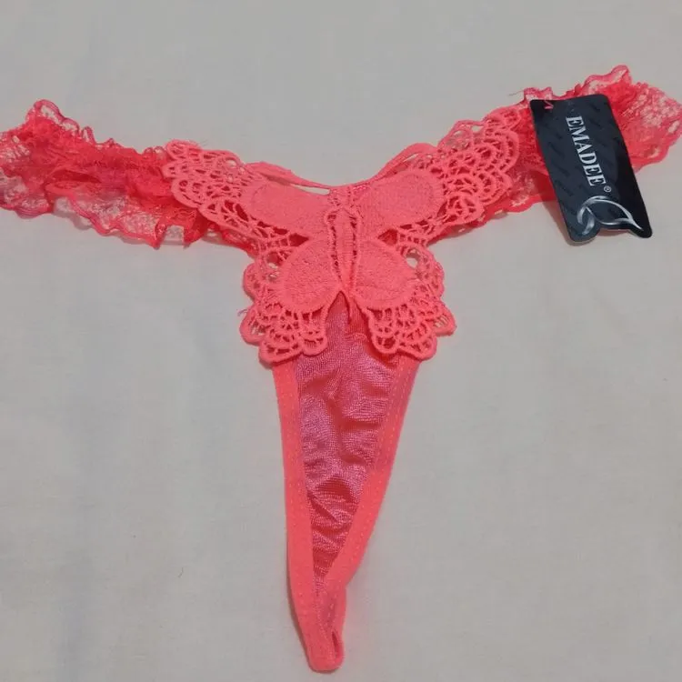 Afanda lingerie :Calcinha Sexy borboleta fio dental , renda com elastano