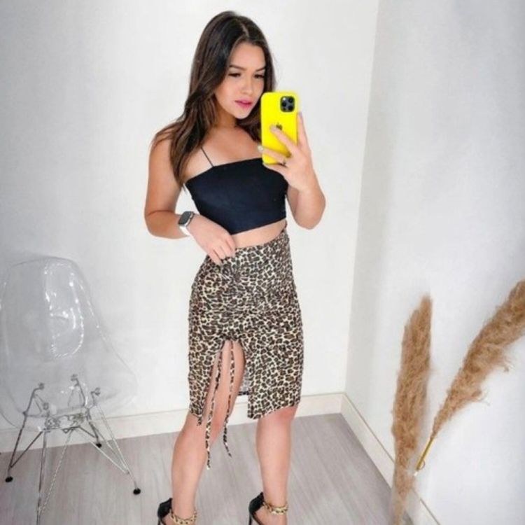 saia midi com fenda ajustável