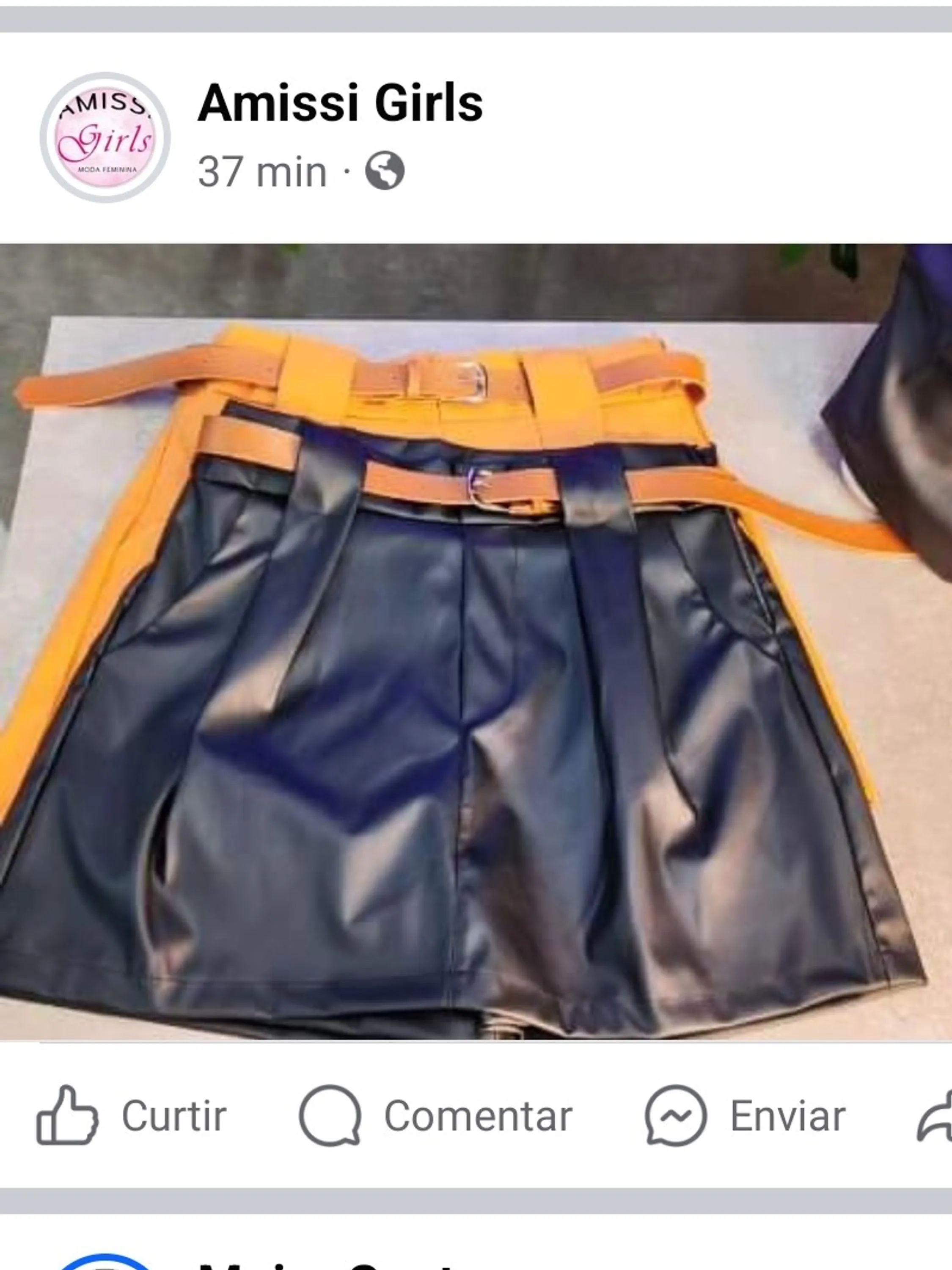 Shorts saia cinto couro