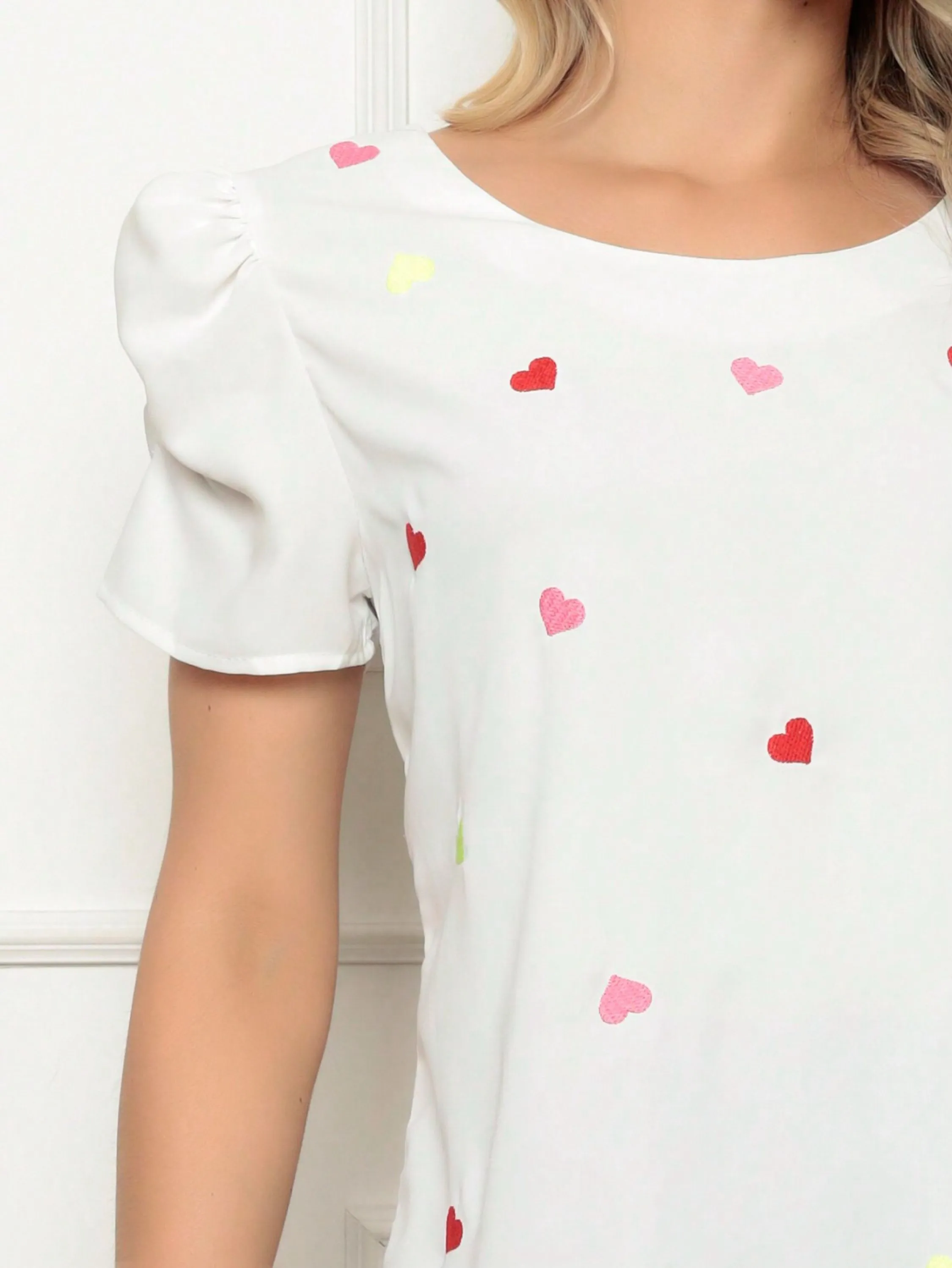 Blusa poliéster com elastano manga princesa com detalhe bordado coração LS06