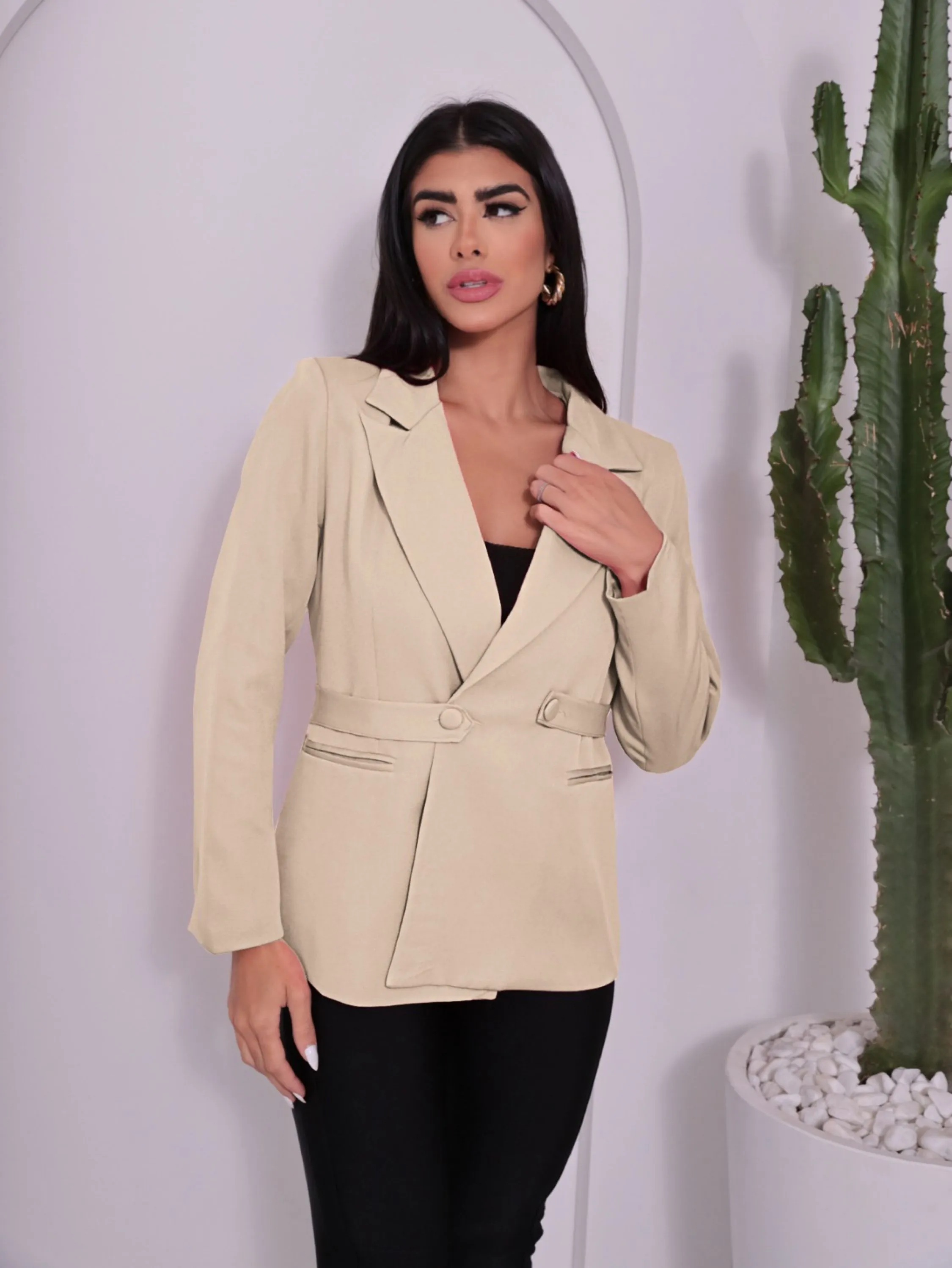 Blazer feminino alfaiataria manga longa forrado com detalhe faixa na cintura X203